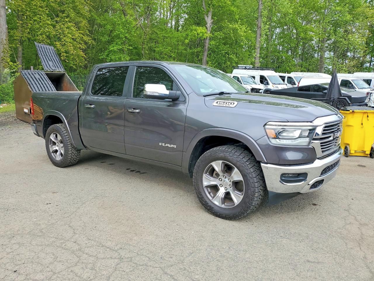 RAM 1500, Auto na cestě - fotka 2