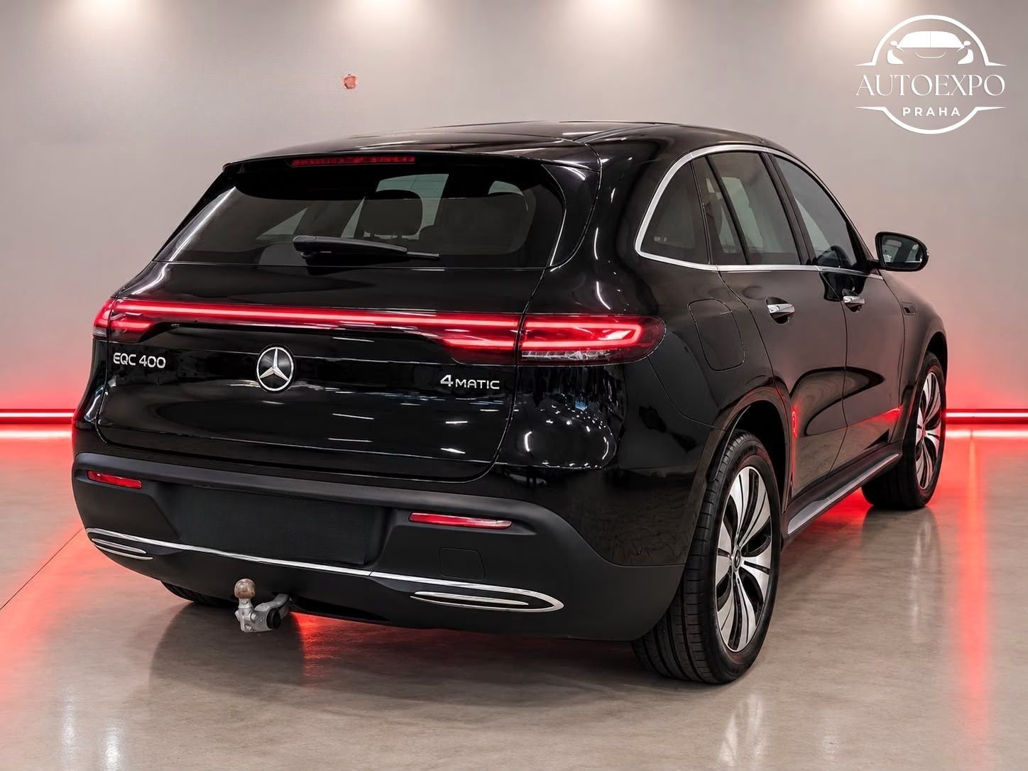 Mercedes-Benz EQC, 400 4Matic*LED*TAŽNÉ*KAMERA - fotka 4