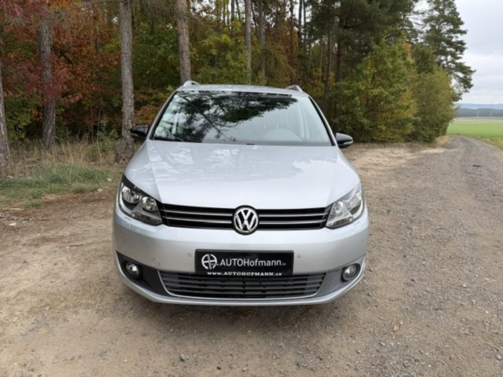 Volkswagen Touran, 1,6 TDi BLUEMOTION STYLE - fotka 2