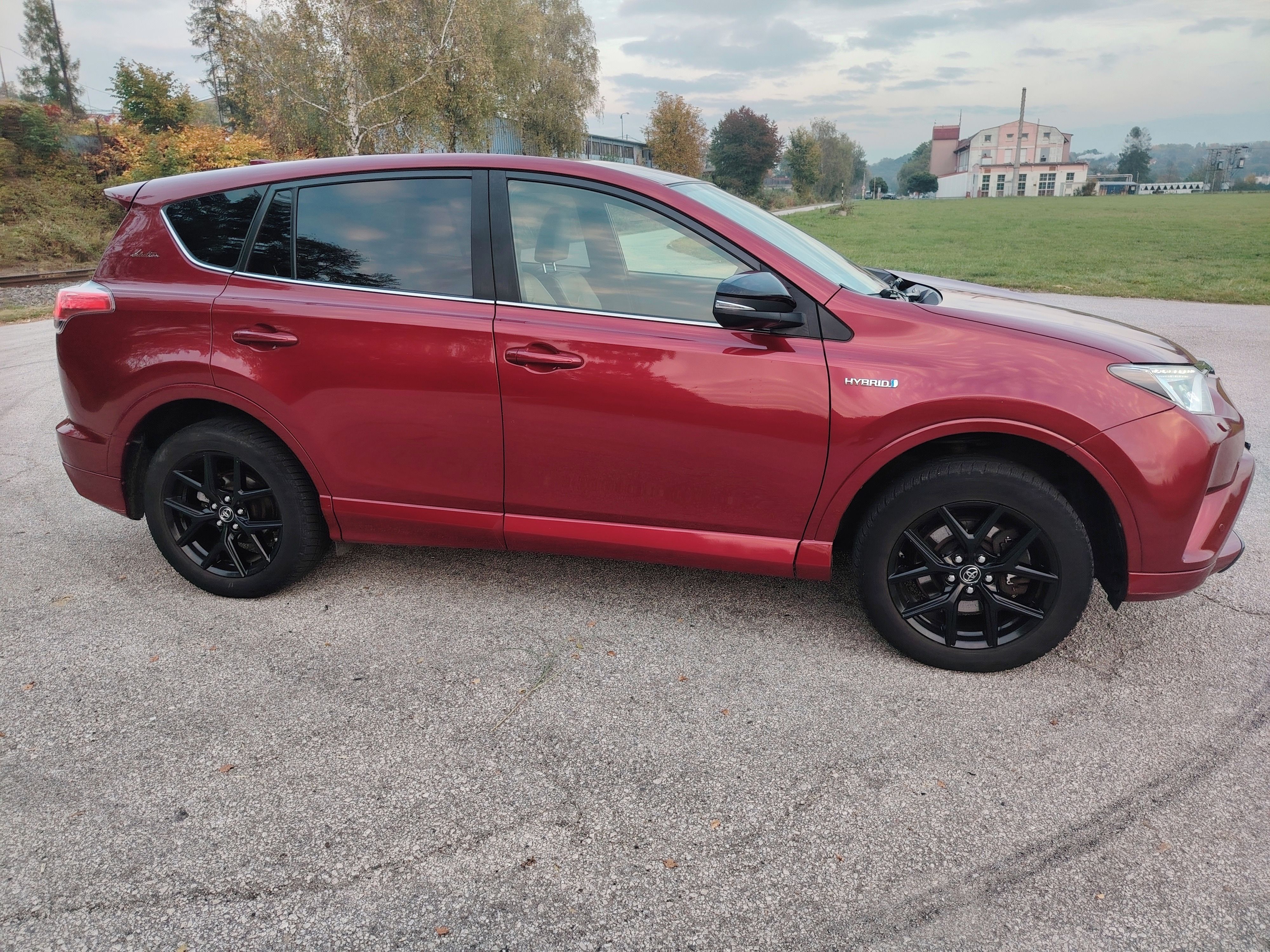 Toyota Rav4, 2.5 Hybrid 4x4 Selection - fotka 6