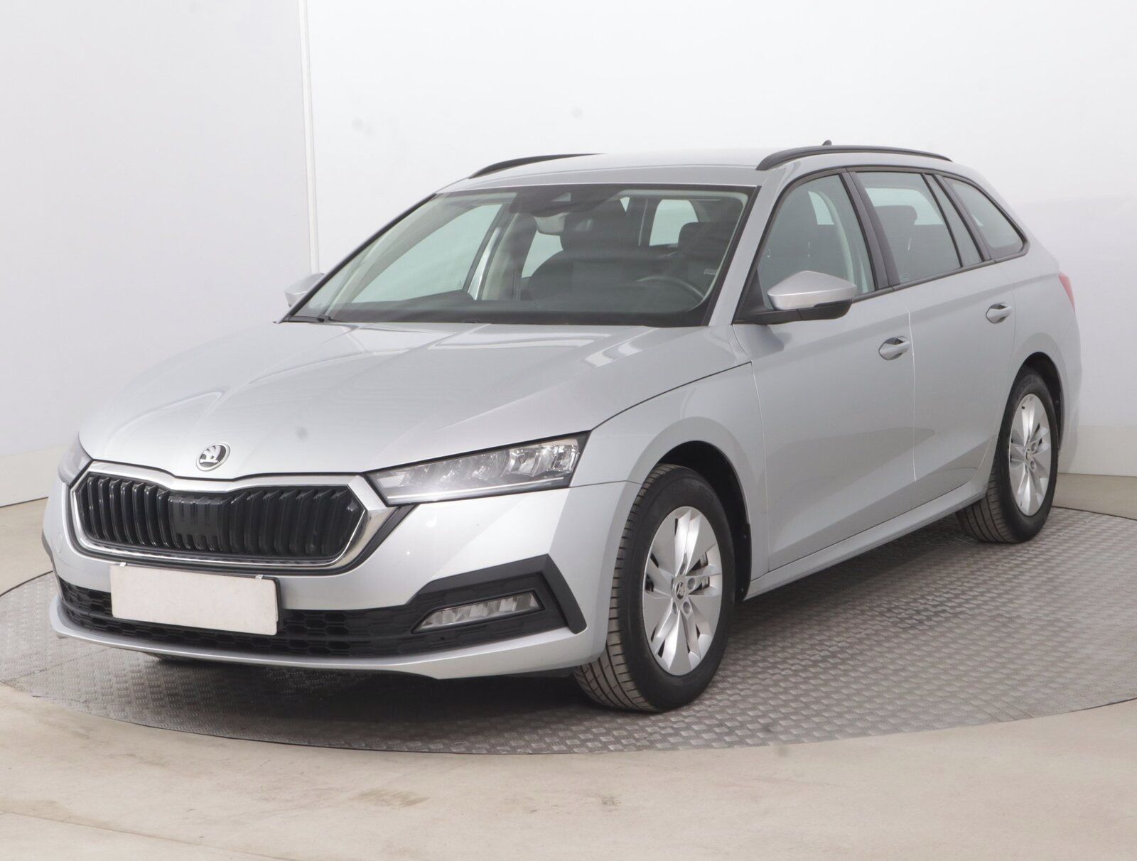 Škoda Octavia, 2.0 TDI, Ambition, ČR,1.maj - fotka 2