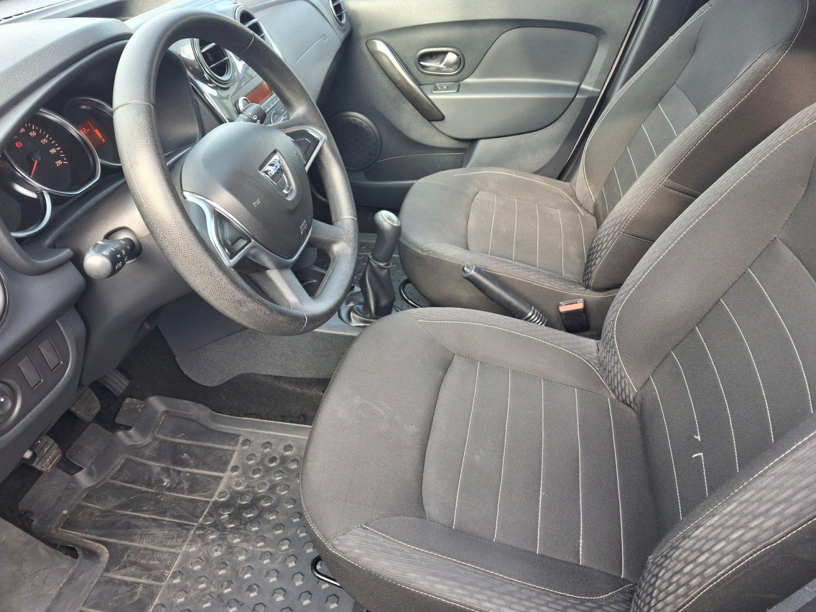 Dacia Sandero, II 1,0SCE 54kW - fotka 6