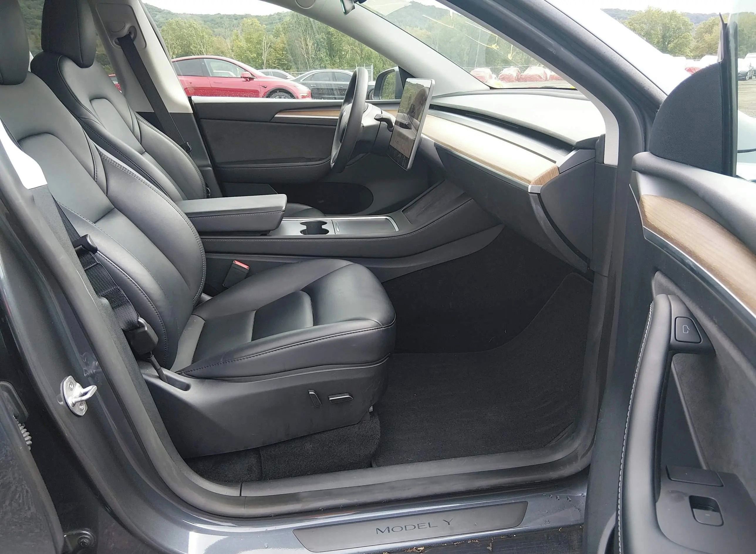 Tesla Model Y, Auto na cestě - fotka 5