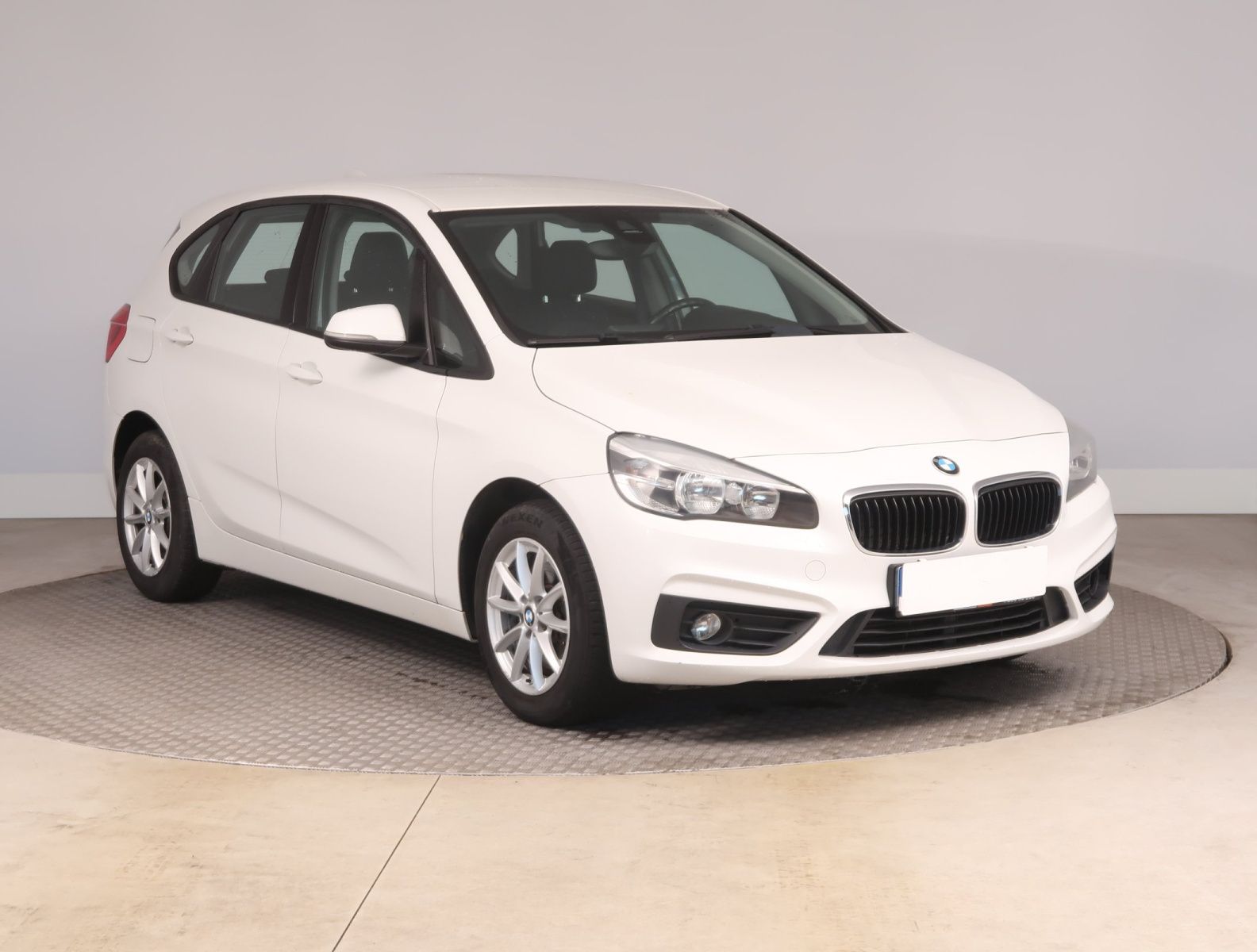 BMW Řada 2, 218i Active Tourer, Automat