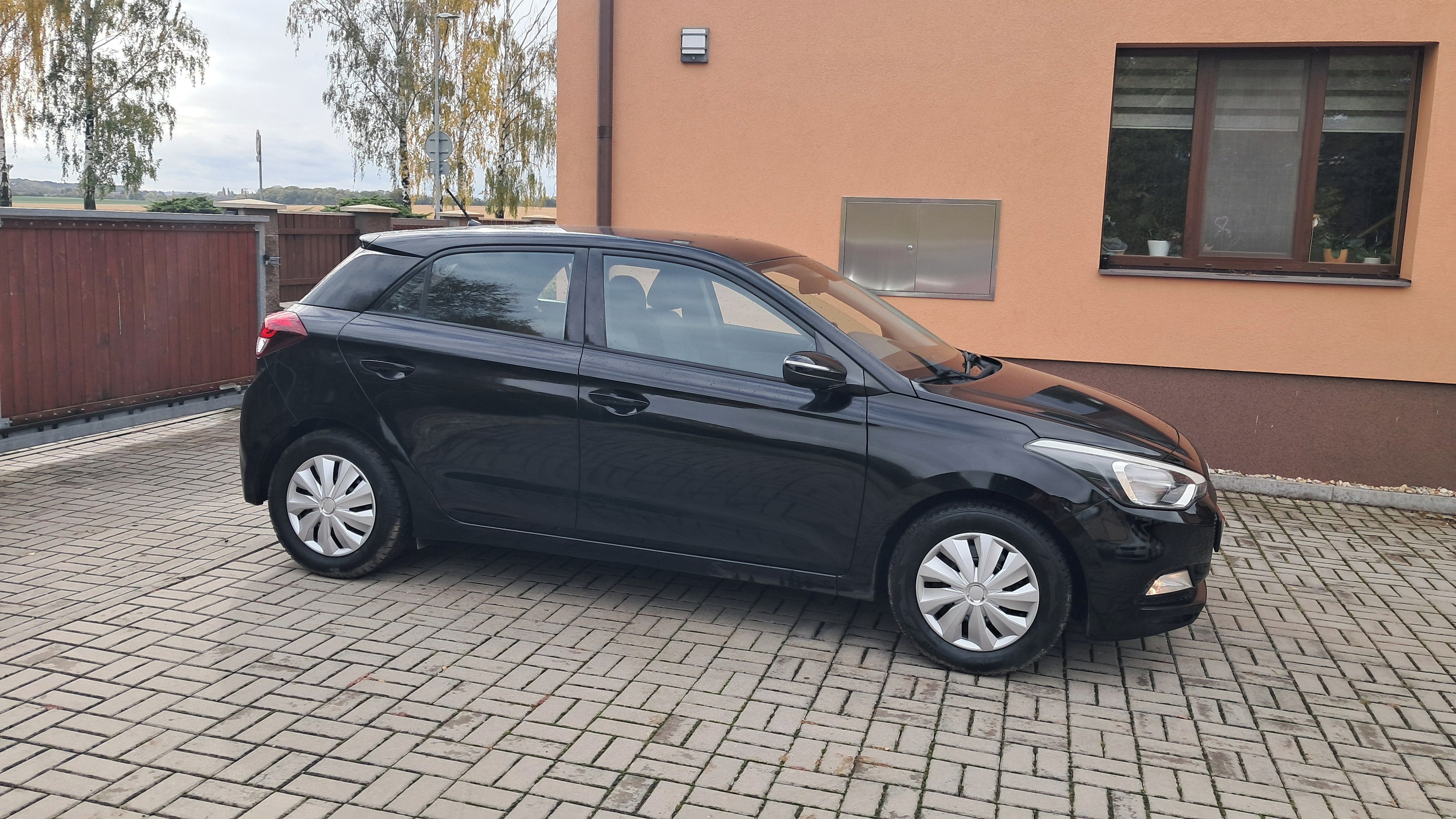 Hyundai i20, 1.2i /najeto 39 000KM ČR 1.MAJ - fotka 4