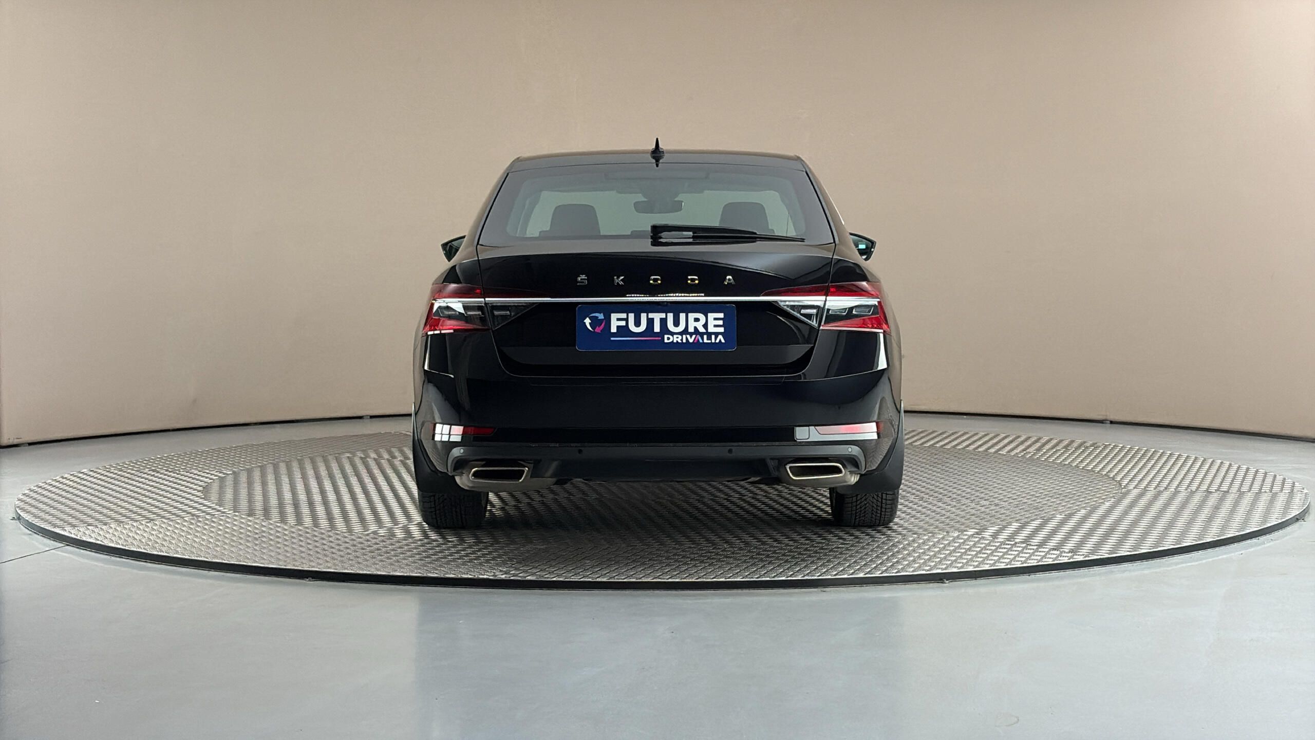 Škoda Superb, 2.0 TSI DSG 4x4 Style - fotka 5