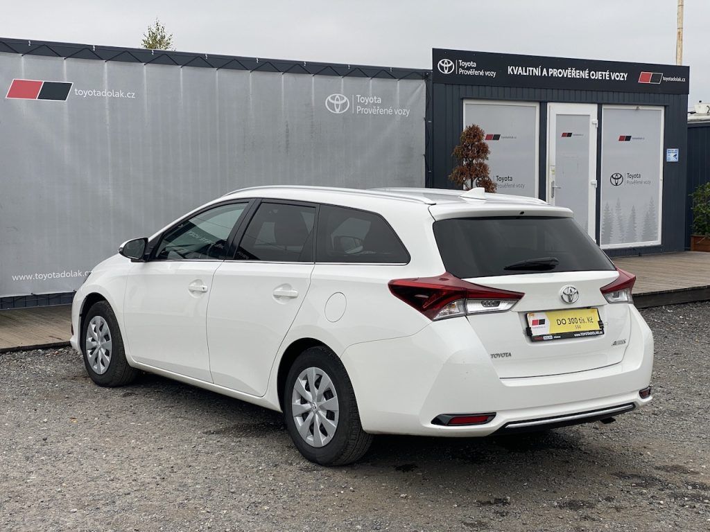 Toyota Auris, 1.6i, ČR, Active, 2x kola - fotka 5