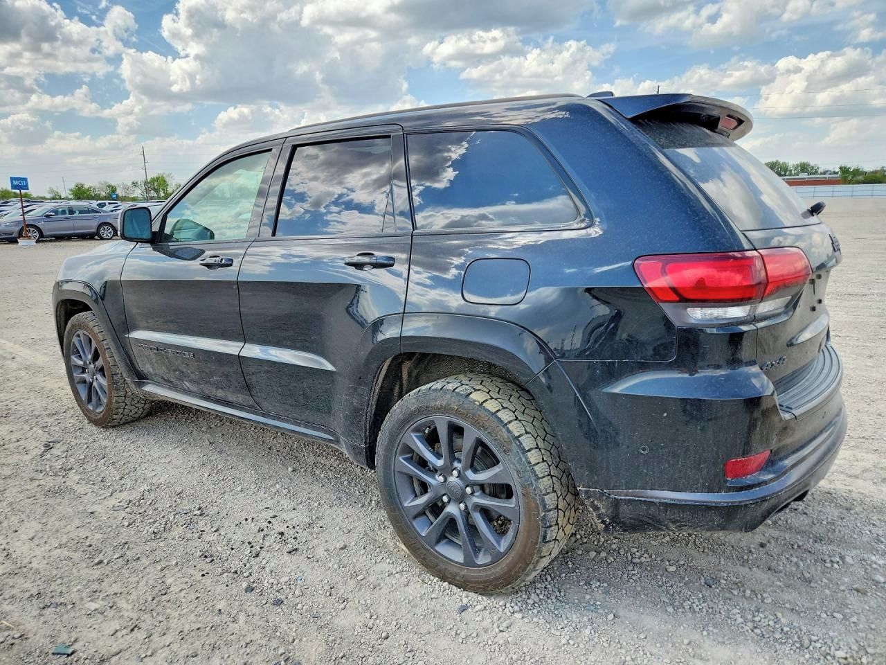 Jeep Grand Cherokee, Auto na cestě - fotka 2