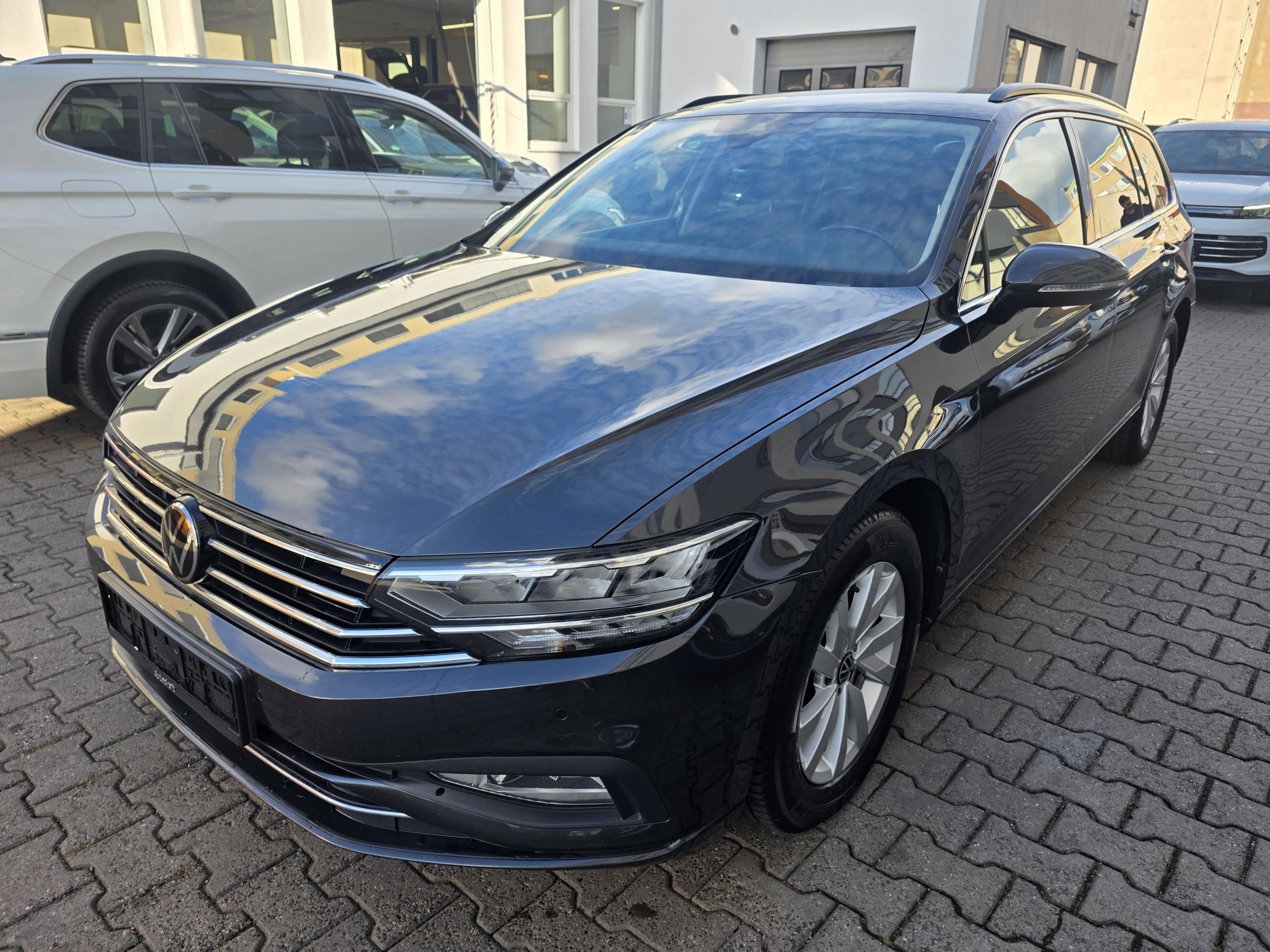 Volkswagen Passat Variant, 2.0 TDI 110kW DSG Head-up - fotka 2