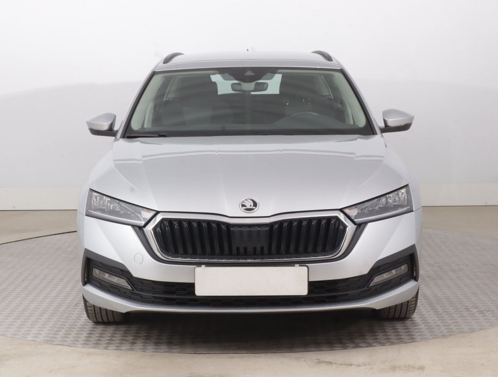 Škoda Octavia, 2.0 TDI, Ambition, ČR,1.maj - fotka 2