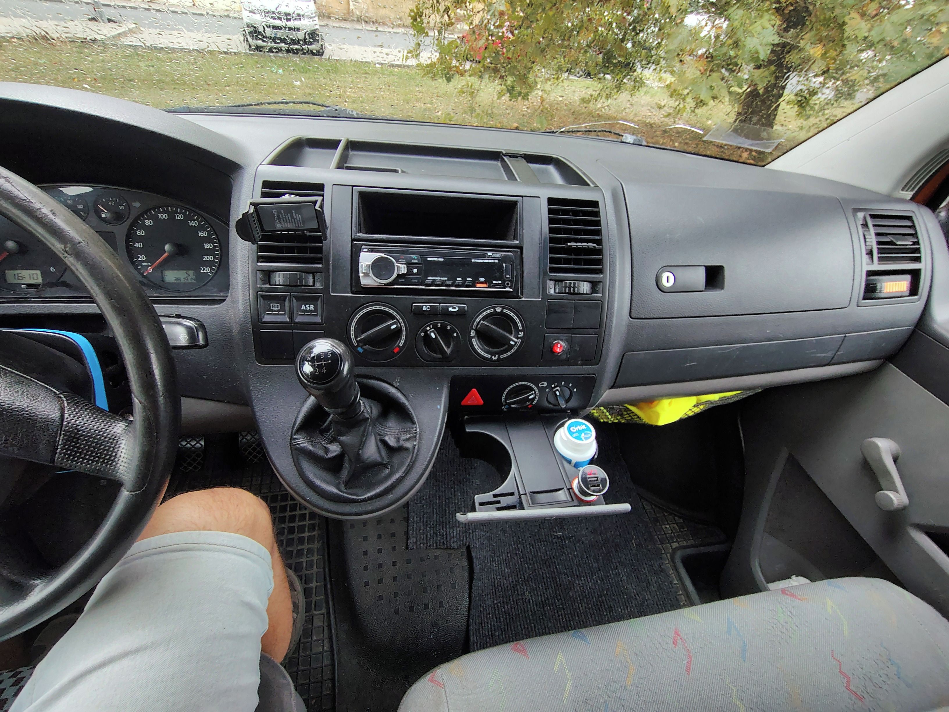 Volkswagen Transporter, VW T5 1,9 63kW AXC 9míst - fotka 2