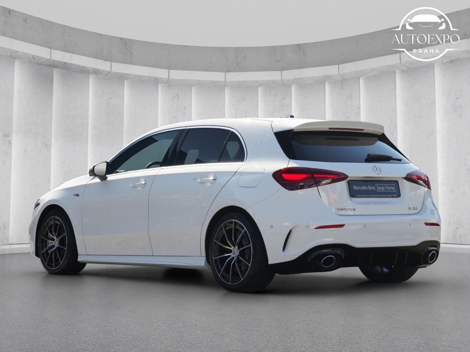 Mercedes-Benz Třídy A, 35 AMG 4MATIC Premium+*Webasto - fotka 4