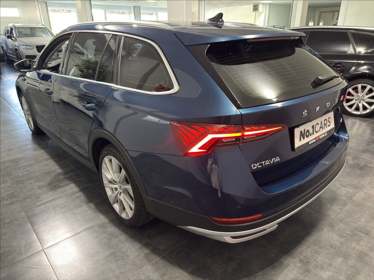 Škoda Octavia, 2,0   TDI SCOUT 4X4 110KW HEAD - fotka 4