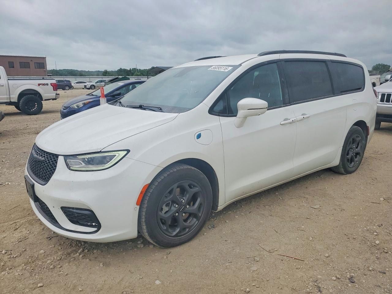 Chrysler Pacifica, Auto na cestě
