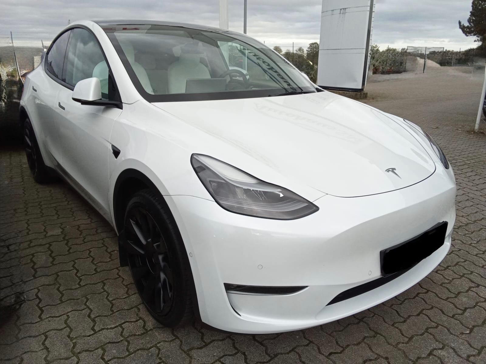 Tesla Model Y, LongR 20” Dual Custum 8LetZar - fotka 2