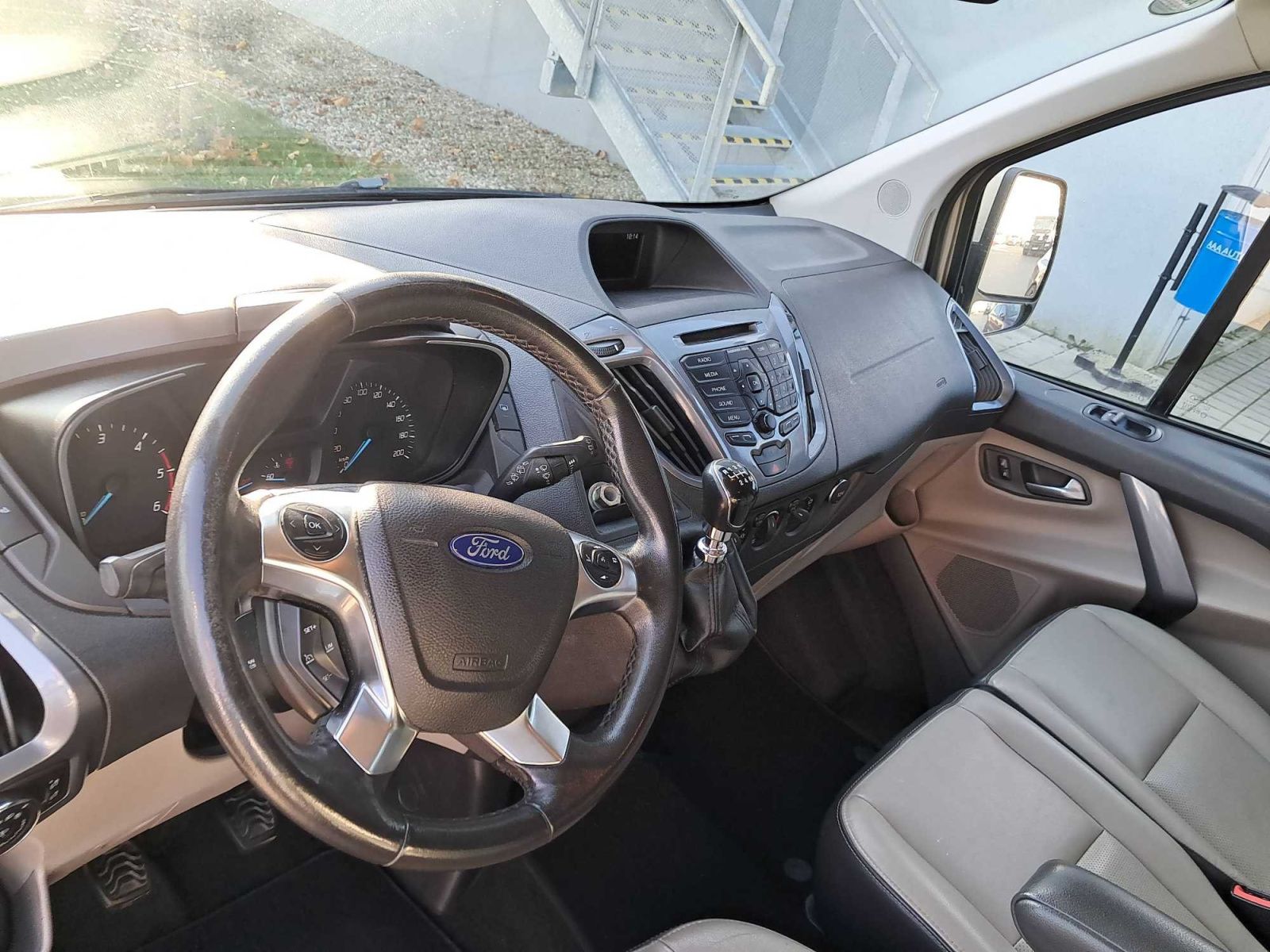 Ford Tourneo Custom, 2.0 EcoBlue, Titanium, Klima - fotka 3