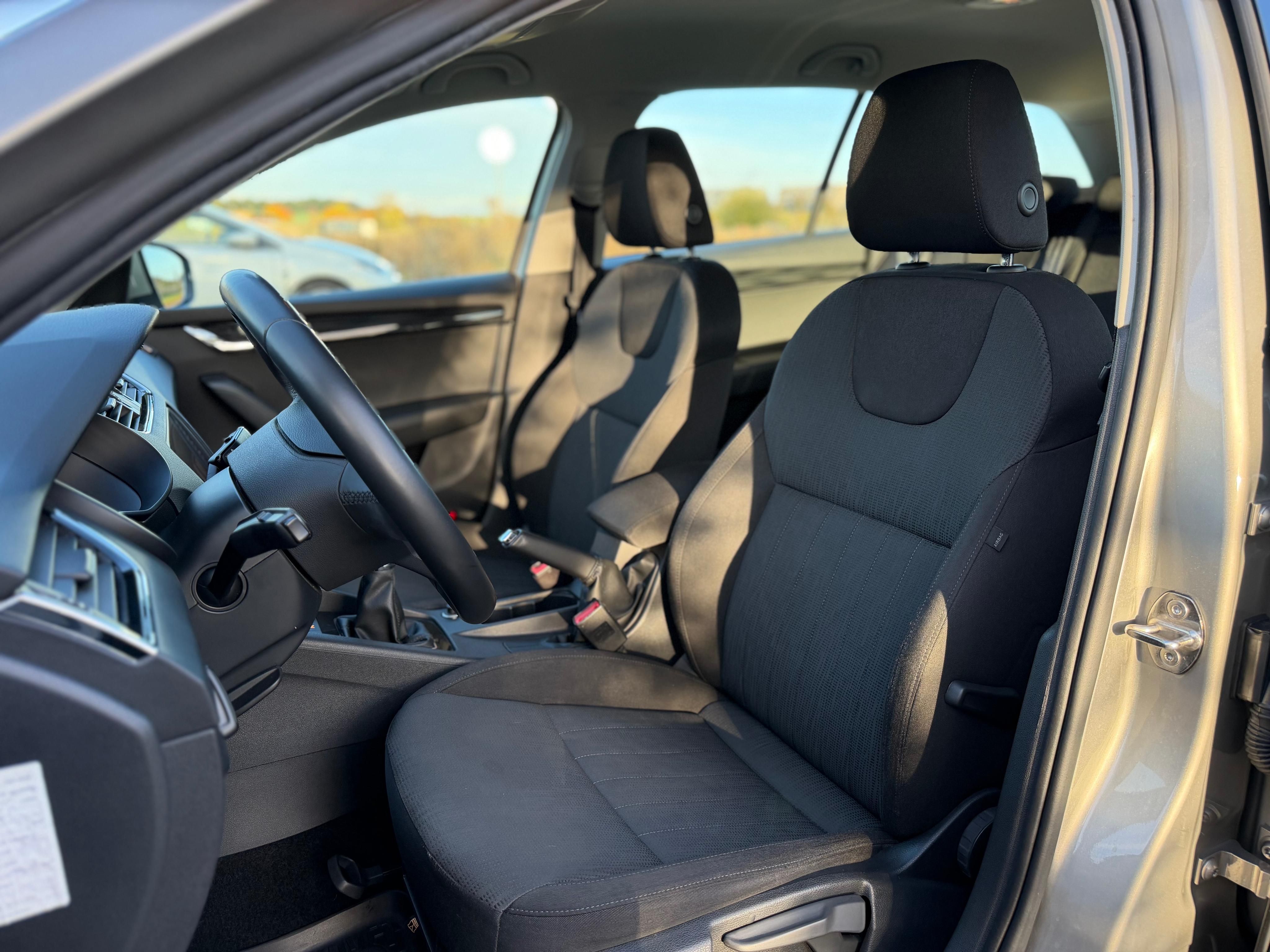 Škoda Octavia, 1.6 TDI 85KW STYLE FULL LED - fotka 6