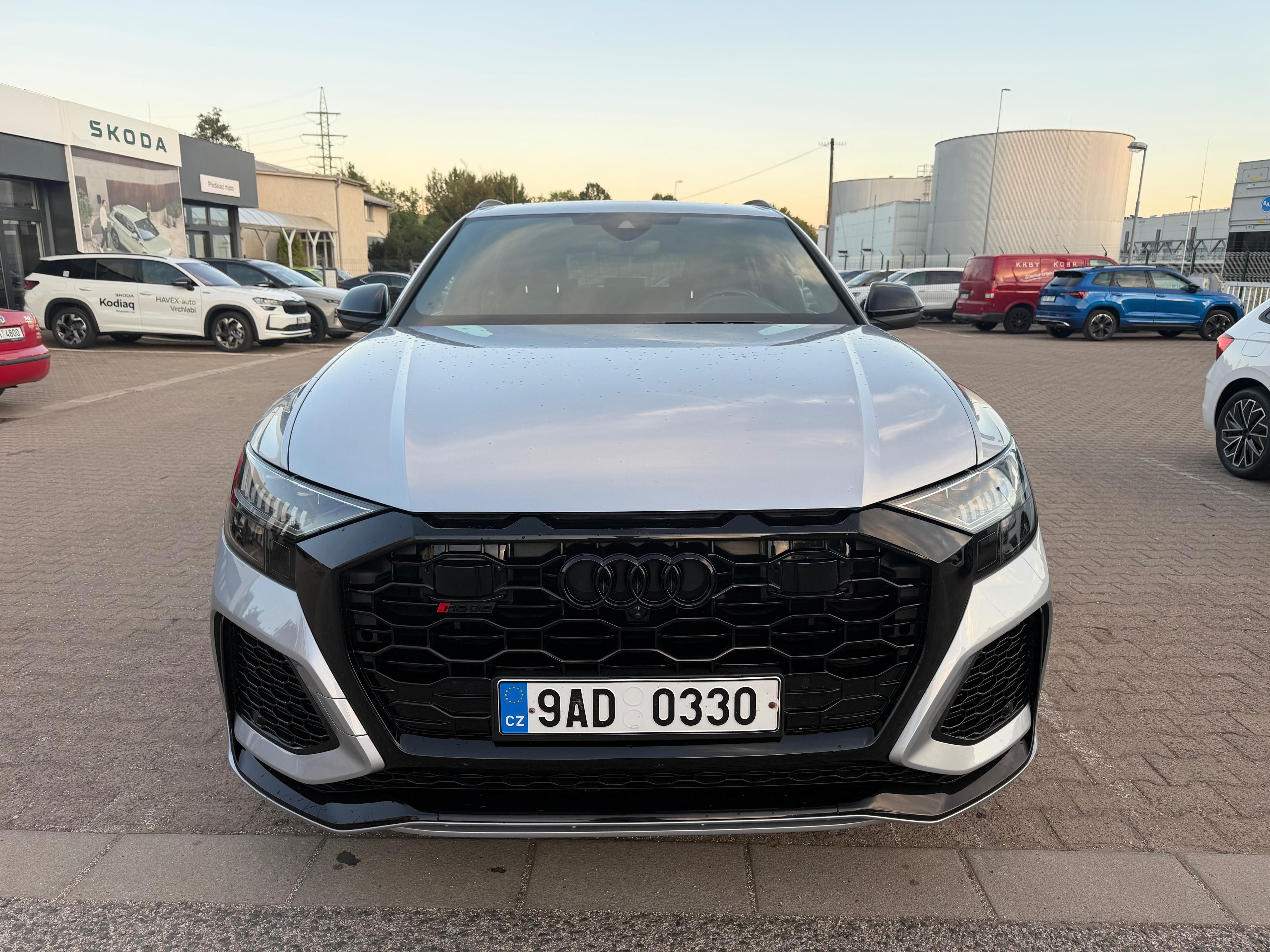 Audi RS Q8, 4.0 441kw TOP stav, garážováno - fotka 2