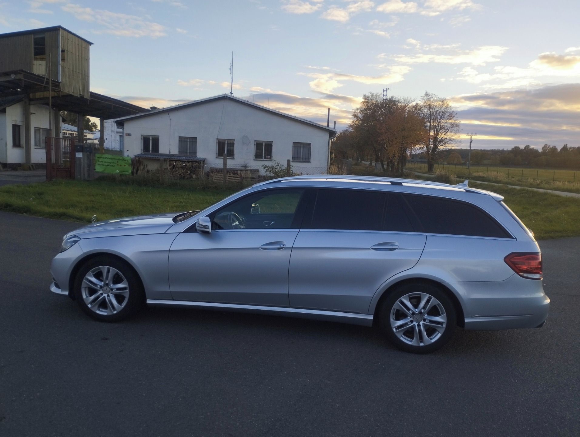 Mercedes-Benz Třídy E, 220 cdi - fotka 3