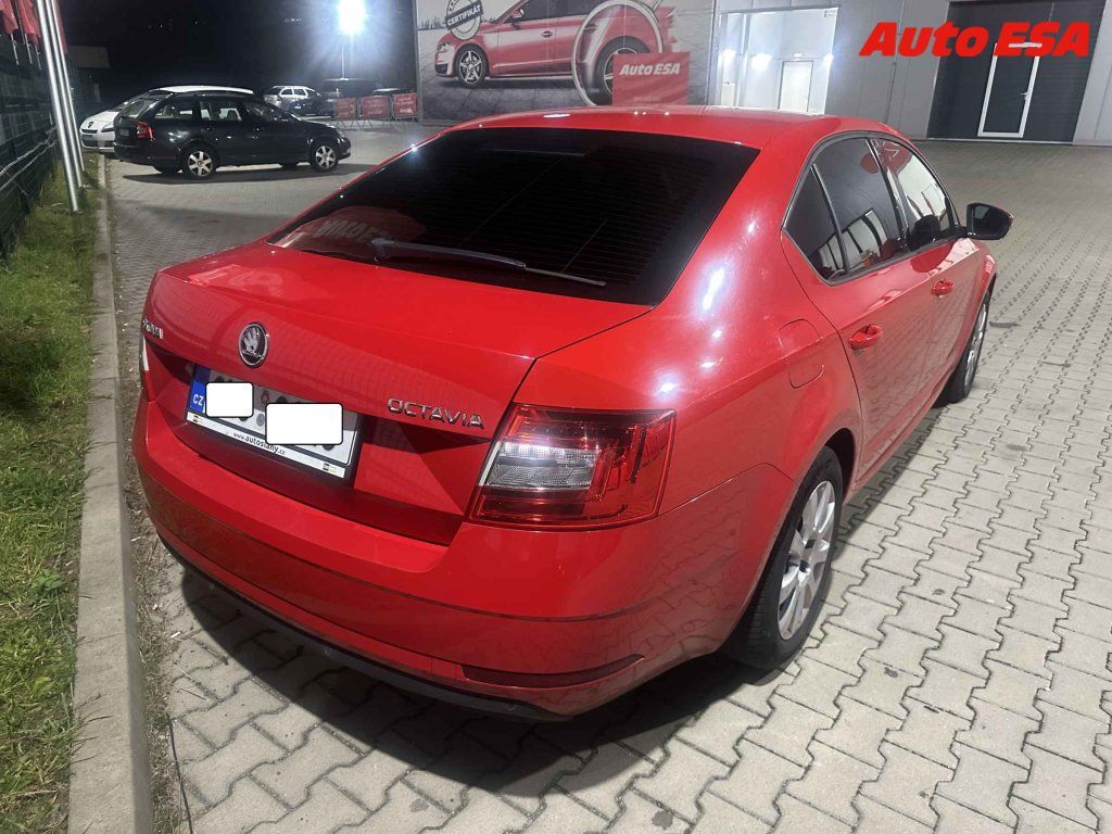 Škoda Octavia, 1.6TDi,2.maj,ČR - fotka 2