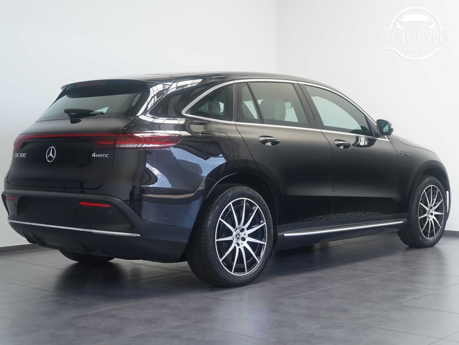 Mercedes-Benz EQC, 400 4Matic AMG Line*DISTRONIC - fotka 4