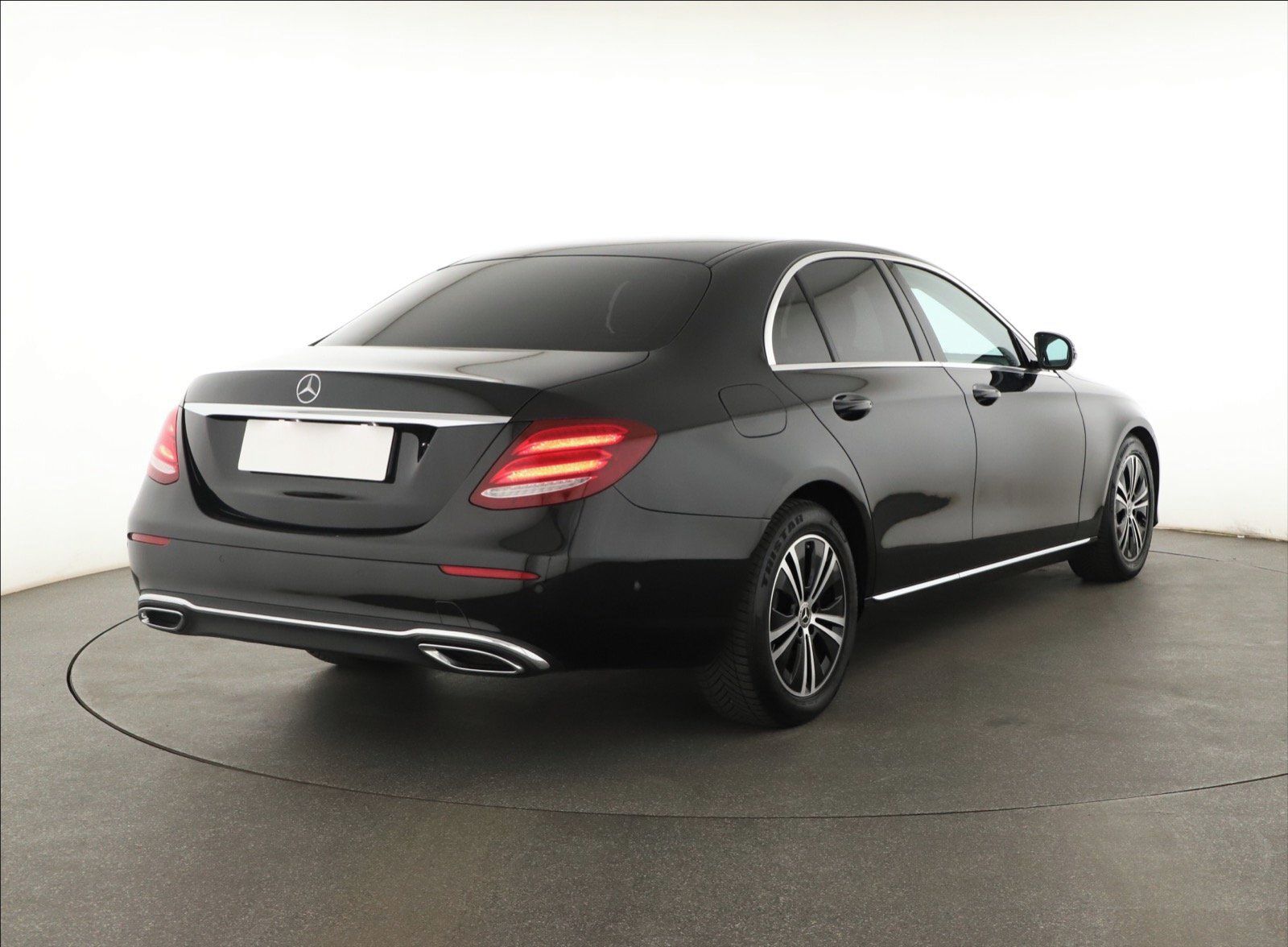 Mercedes-Benz Třídy E, 200 d, Automat, Kůže - fotka 5