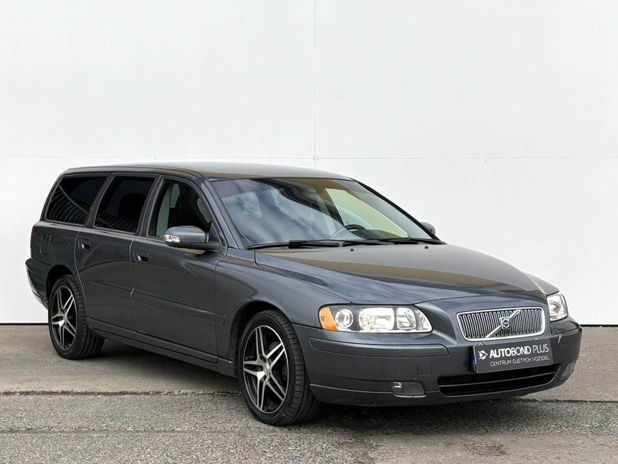 Volvo V70, 2.4 D5 136kW AT - fotka 6
