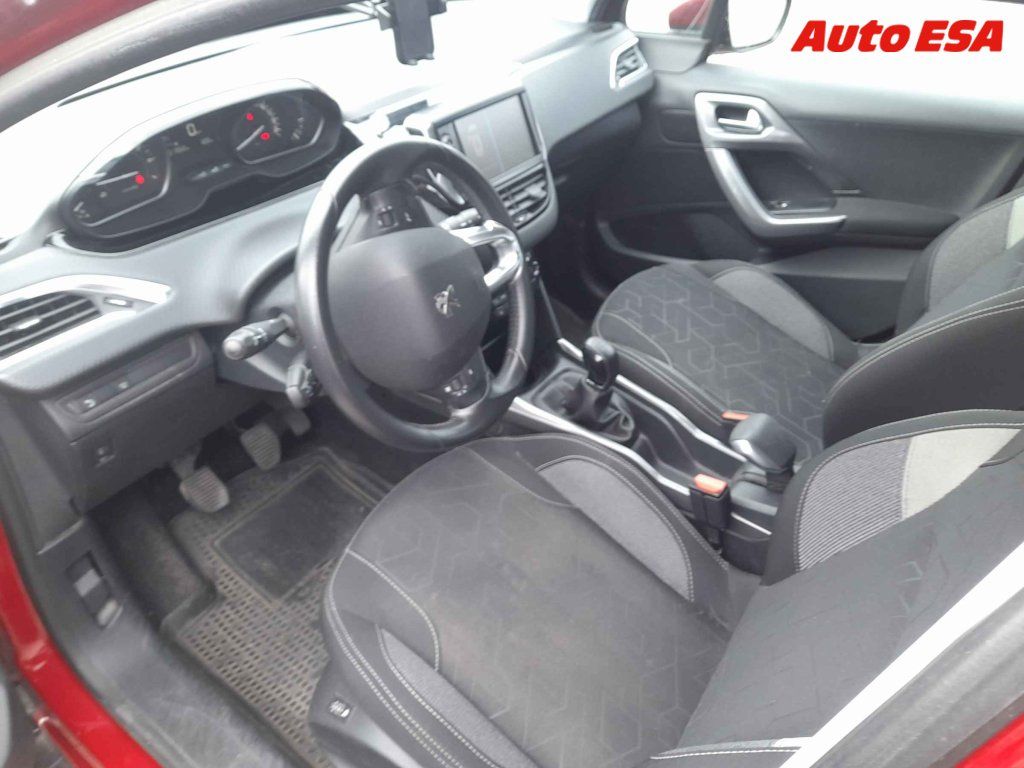 Peugeot 2008, 1.2PT - fotka 3