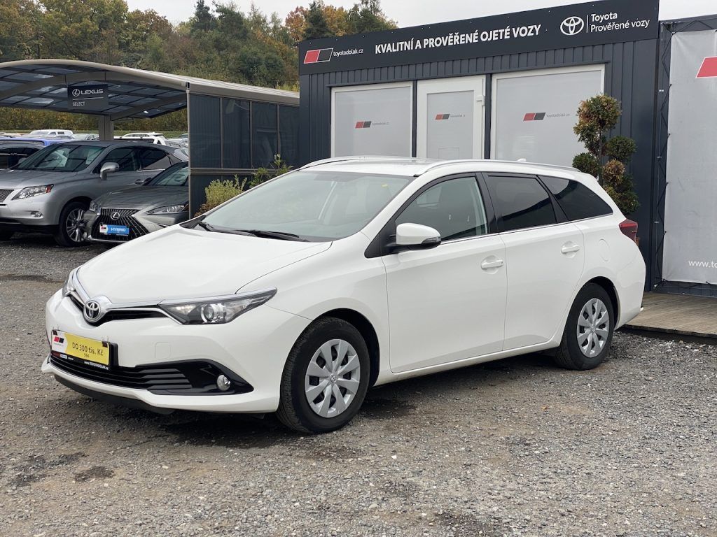 Toyota Auris, 1.6i, ČR, Active, 2x kola - fotka 4