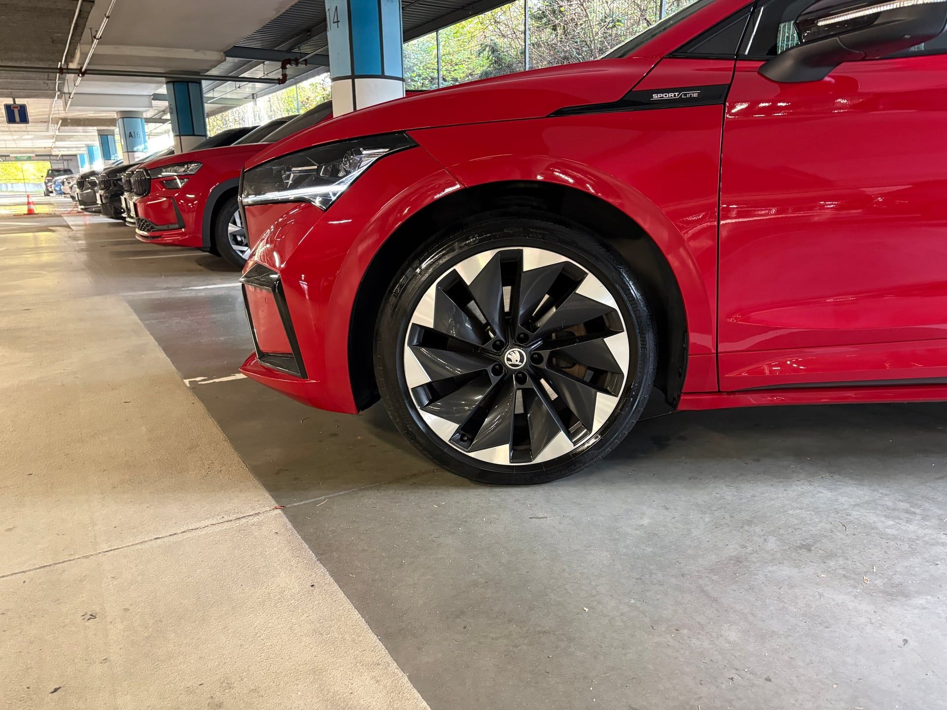 Škoda Enyaq, iV 80x/82 kWh/4x4/Sportline - fotka 4