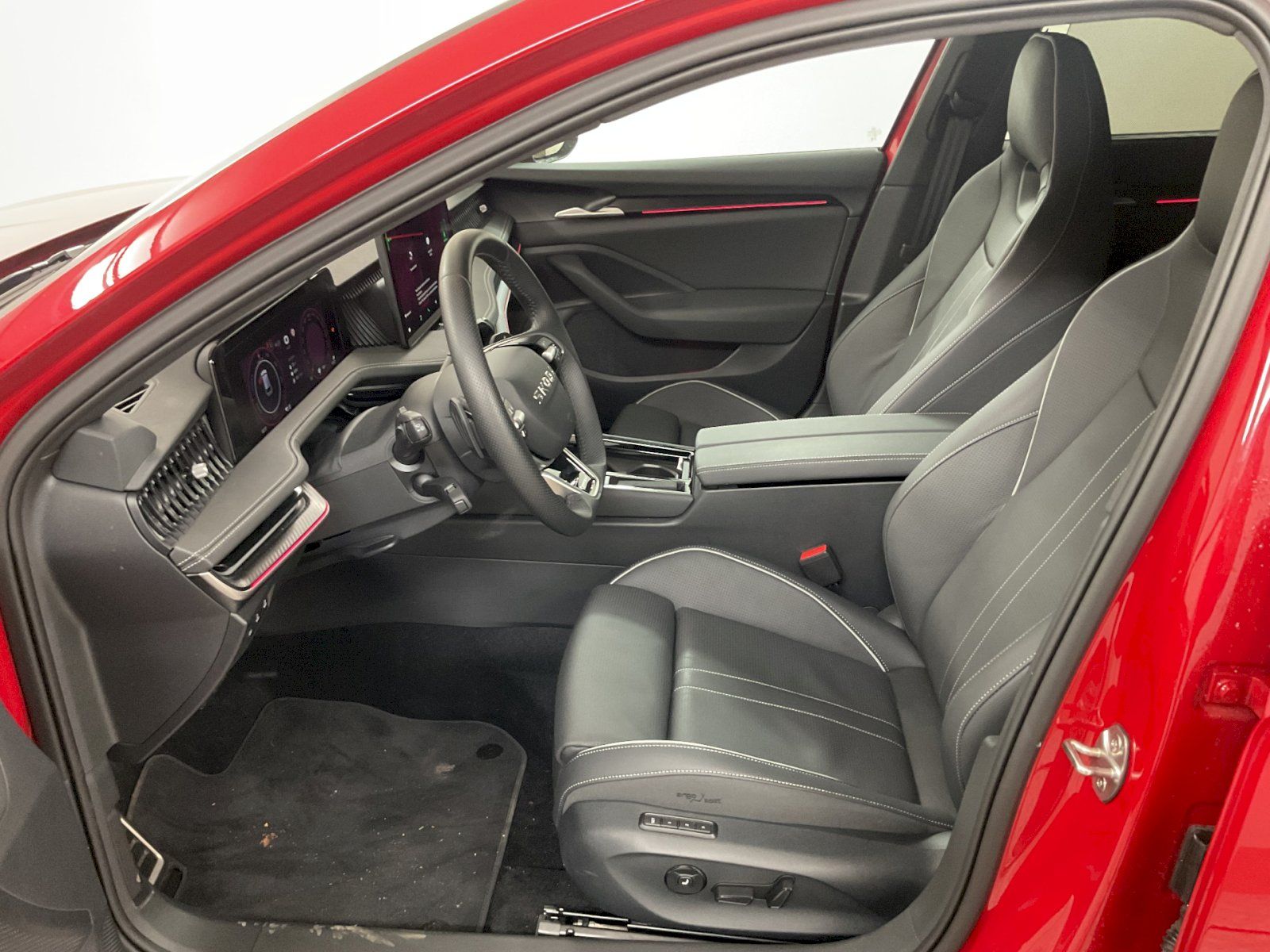Škoda Superb, SportLine 1.5 TSI / 150 kW Com - fotka 6