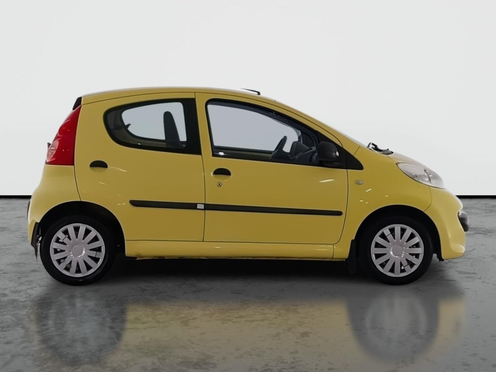 Peugeot 107, 1.0, Serv.kniha, oblíbený vůz - fotka 6