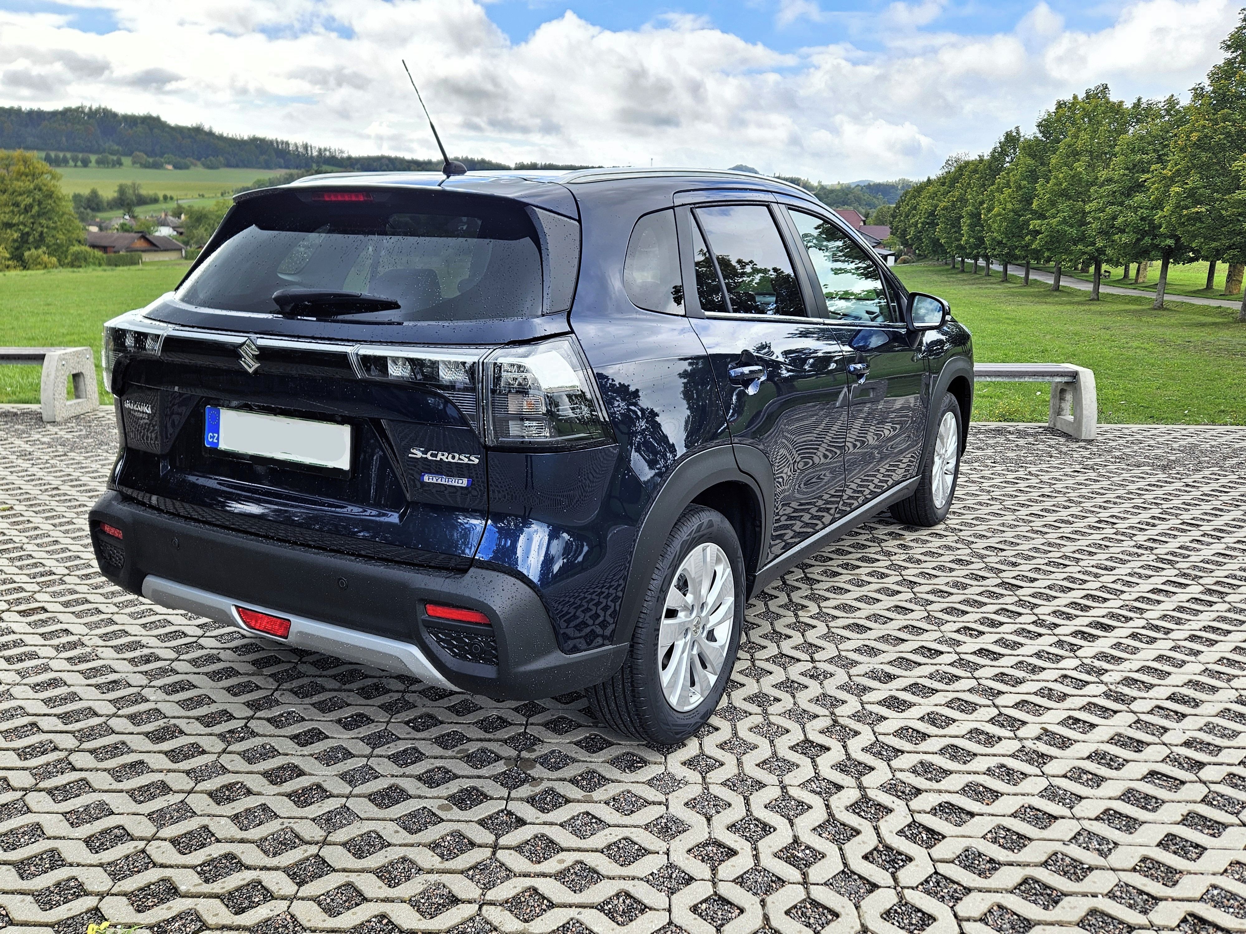 Suzuki SX4 S-Cross, 4X4 1.4 BoosterJet 95 kW - fotka 3