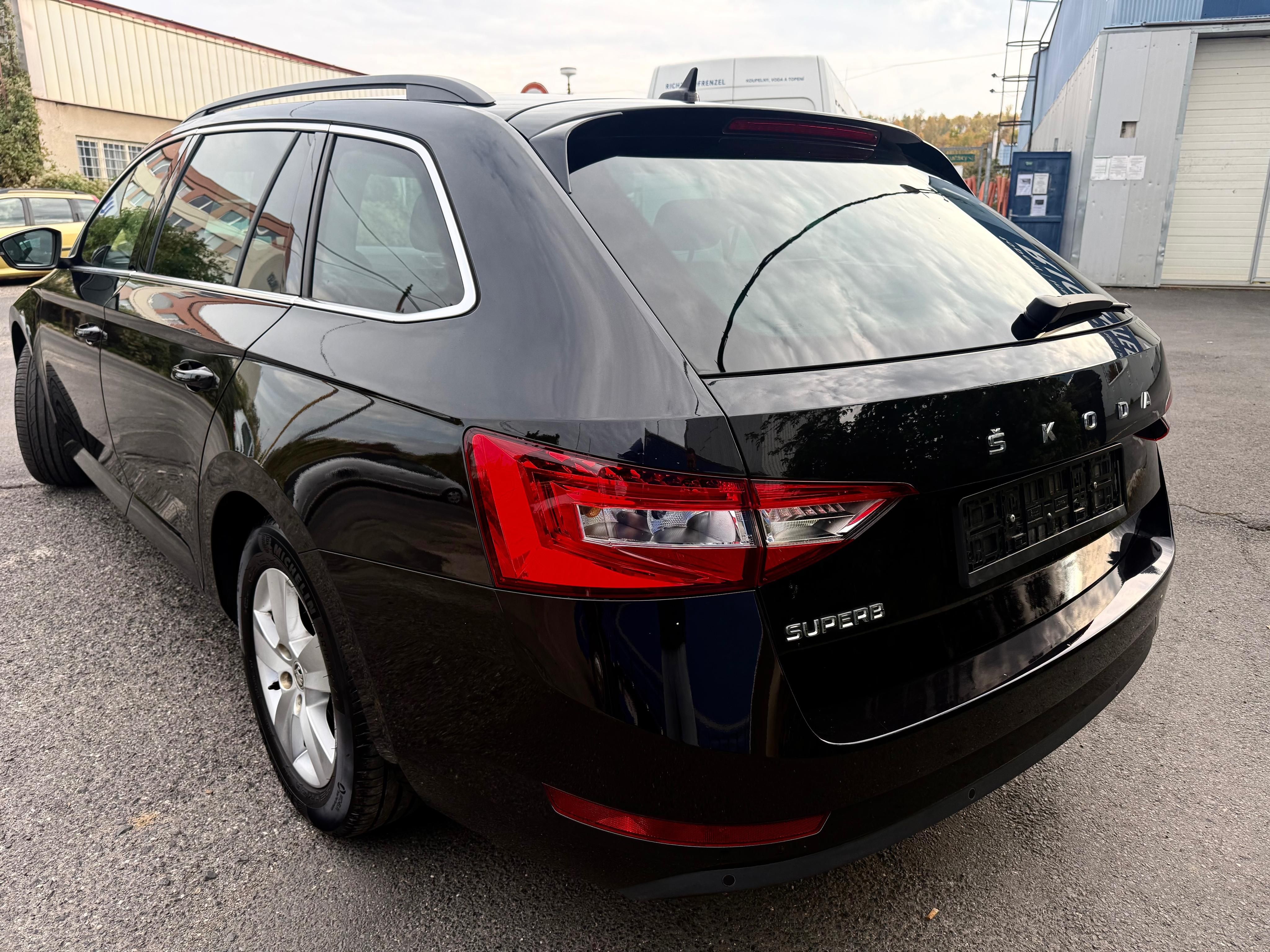 Škoda Superb, 2021 FACELIFT, DSG, VIRTUAL - fotka 5