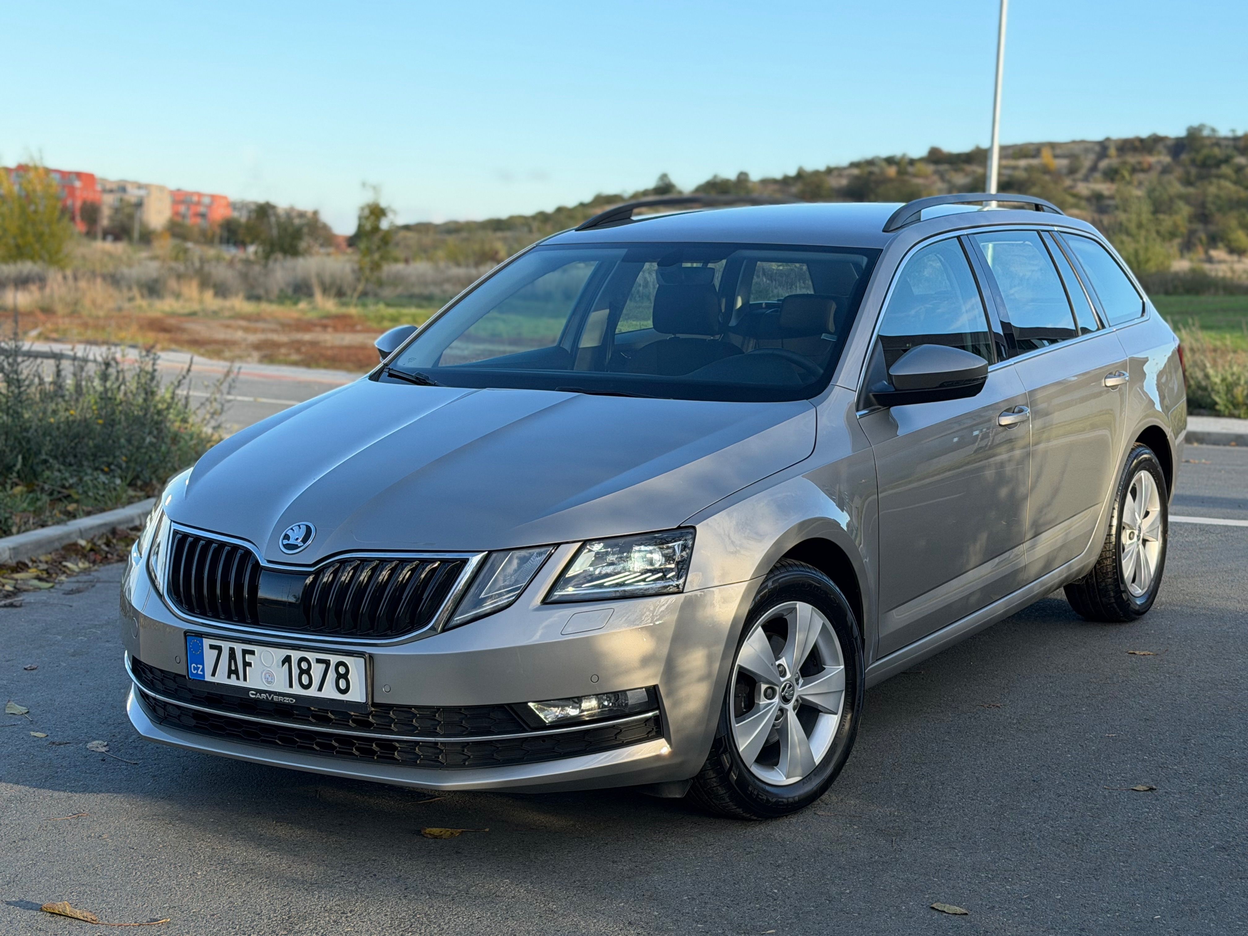 Škoda Octavia, 1.6 TDI 85KW STYLE FULL LED - fotka 2