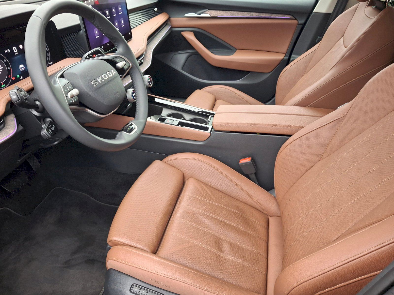 Škoda Superb, Combi iV L&K DSG 1,5TSi 150kW - fotka 6