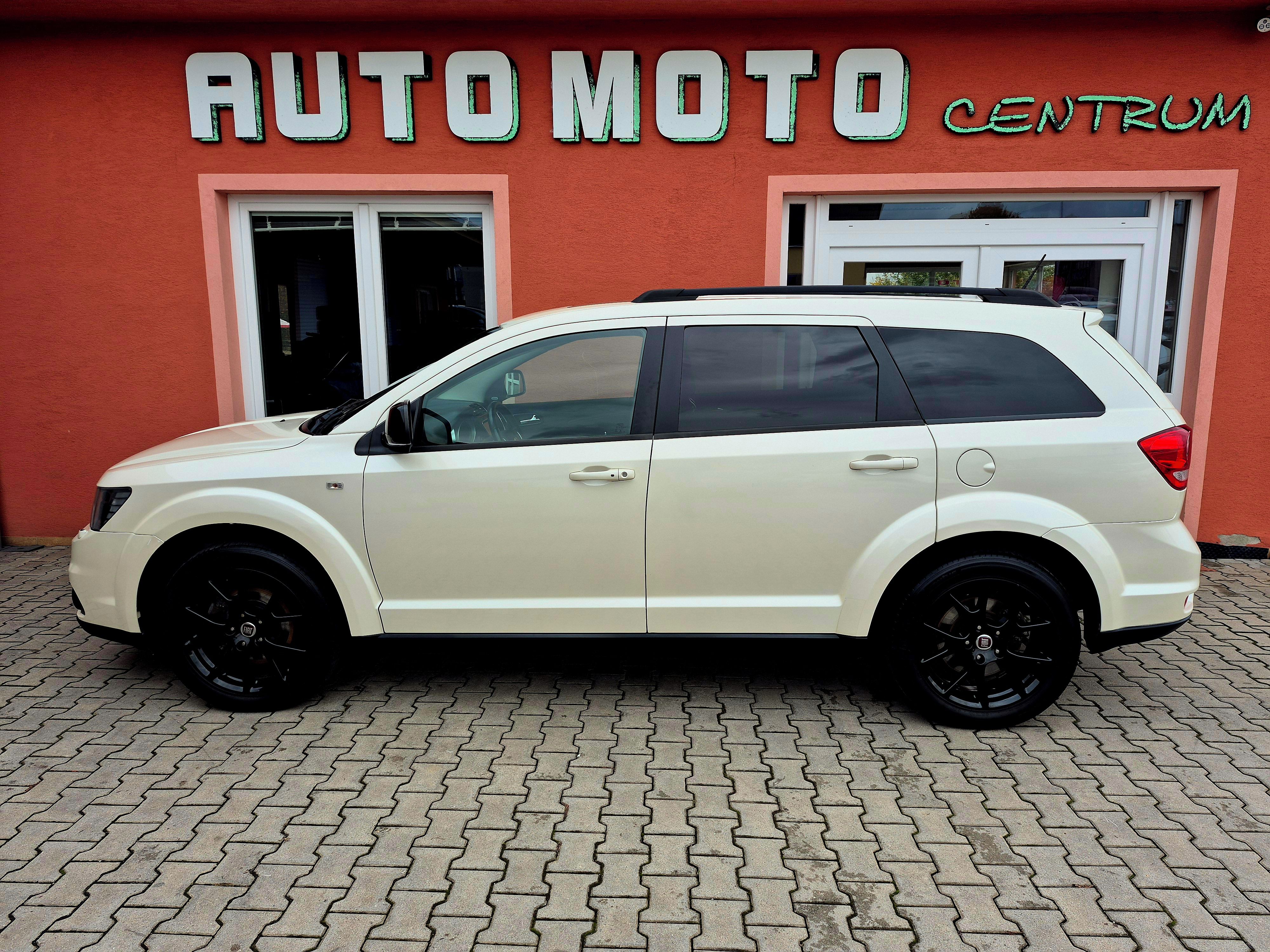 Fiat Freemont, 2.0 MJ 125 kW Black Code TAŽNÉ - fotka 3
