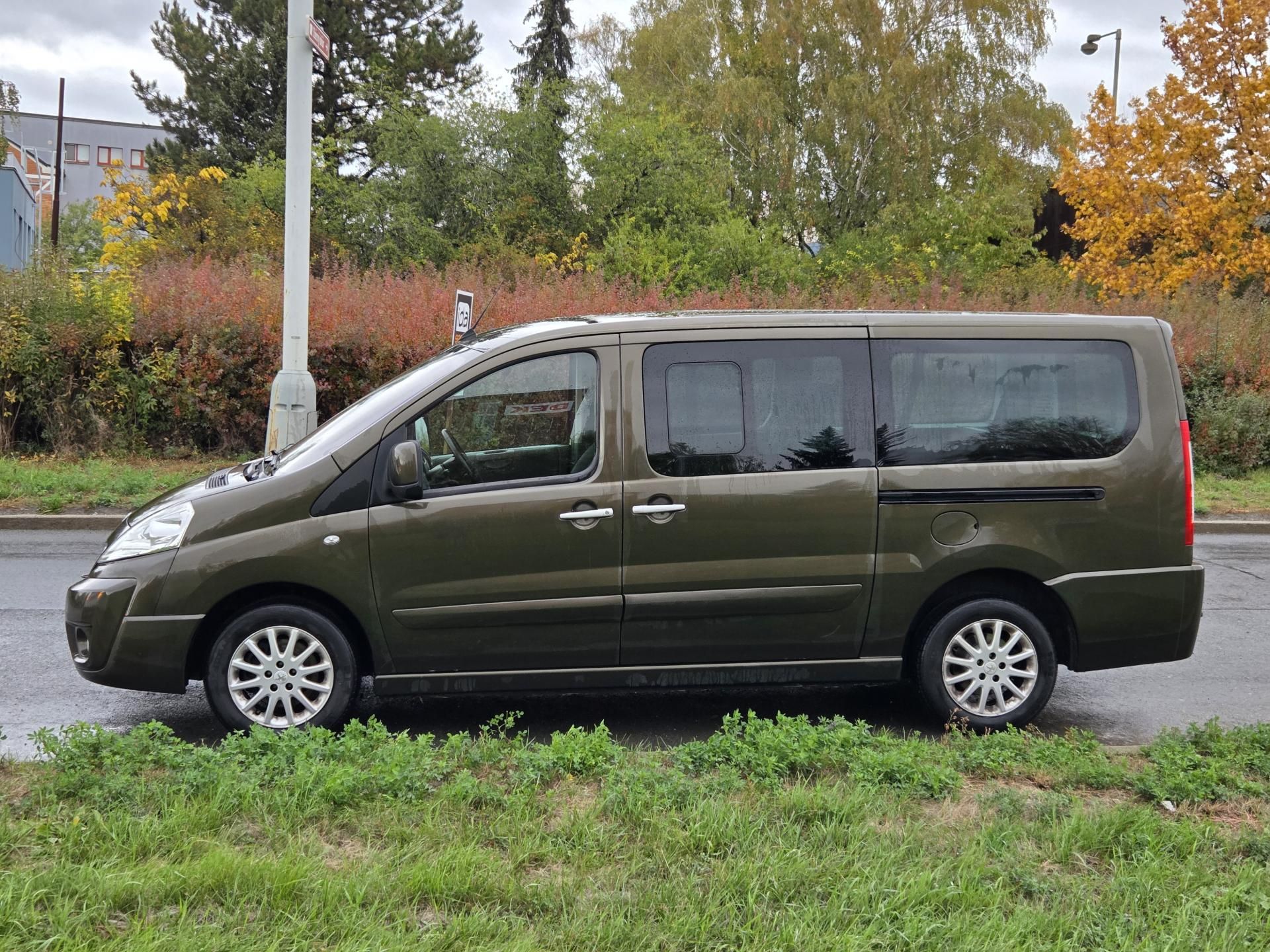 Peugeot Expert Tepee, 2.0 HDI 120Kw Motor 3válce - fotka 3