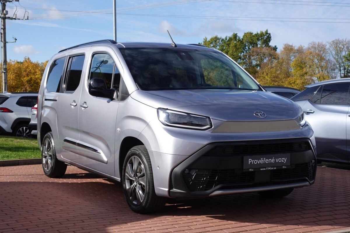 Toyota Proace City Verso, 1,5D-4D 96kW VIP Long VIP 7mís - fotka 3