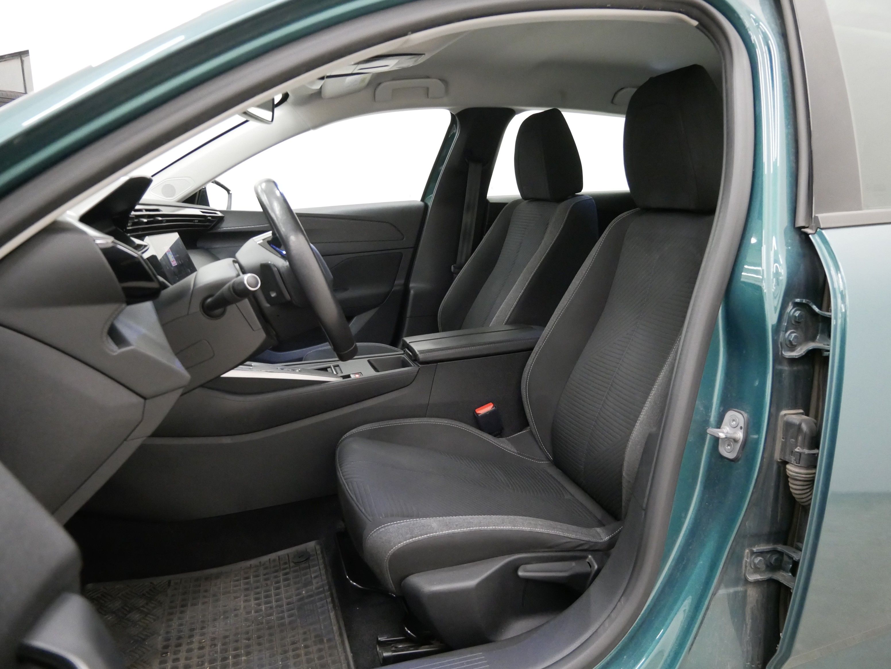 Peugeot 308, 1.5 BlueHDI 96 kW Active Pack - fotka 6
