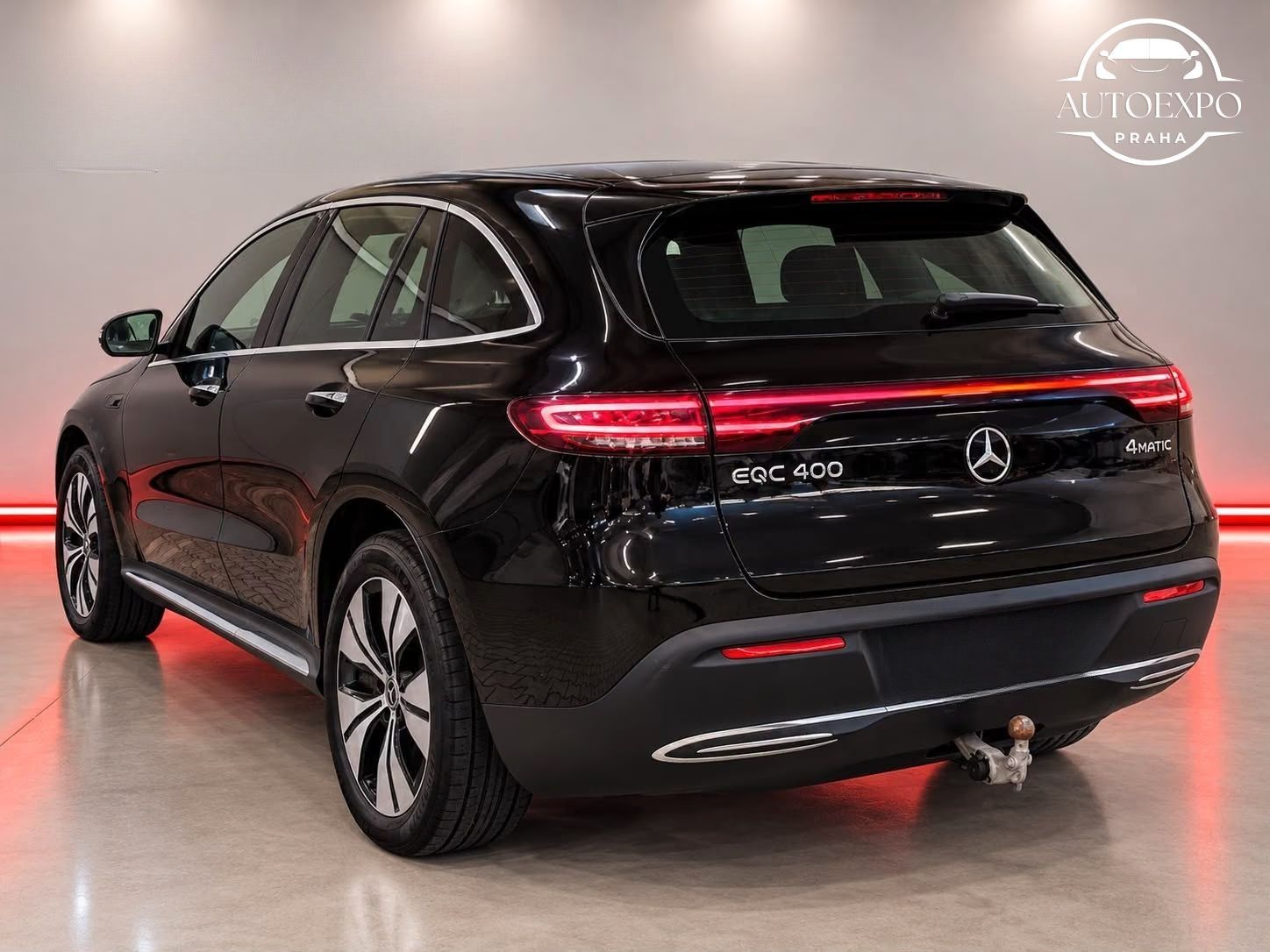 Mercedes-Benz EQC, 400 4Matic*LED*TAŽNÉ*KAMERA - fotka 5