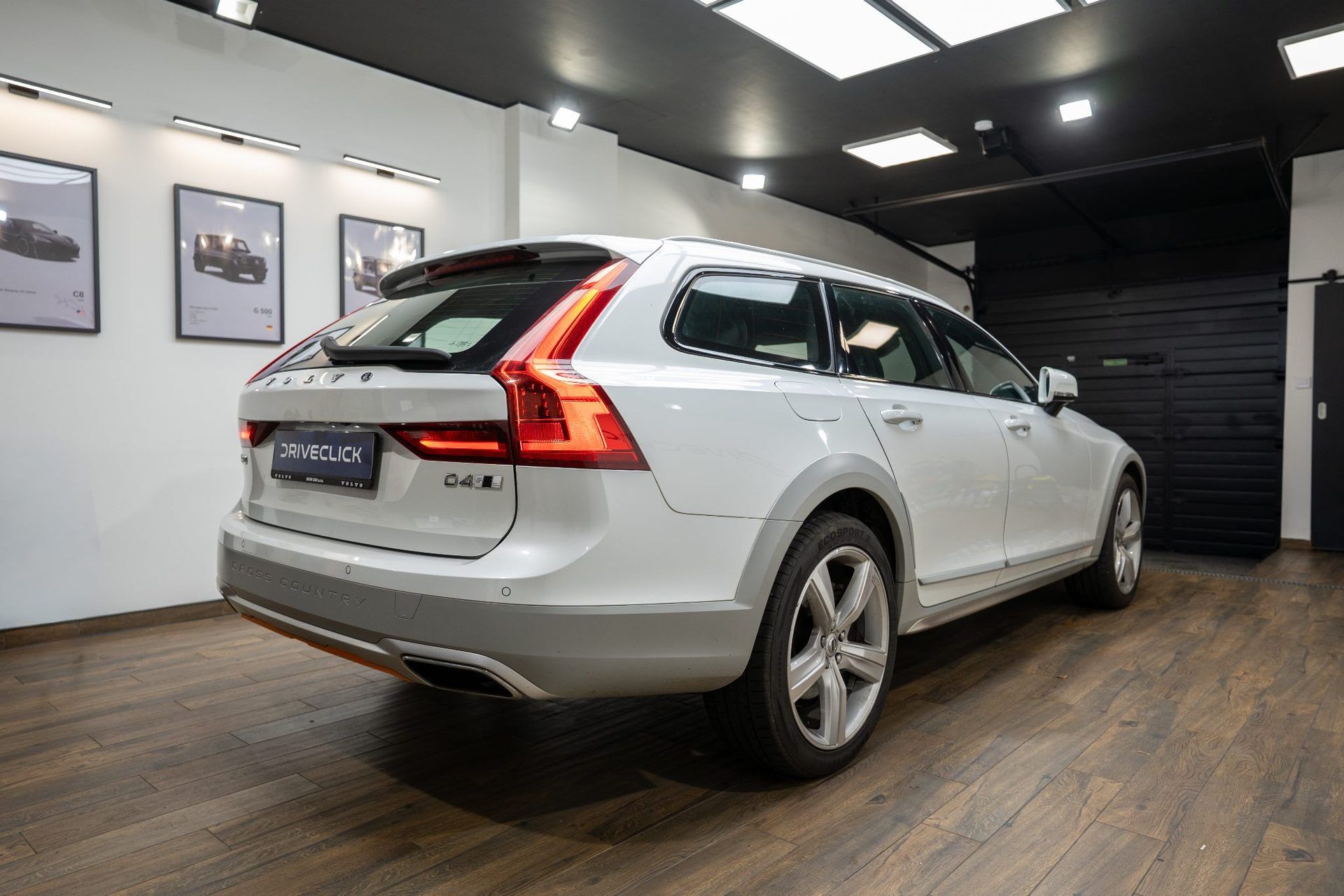 Volvo V90, Cross Country 2.0 140 kW - fotka 4
