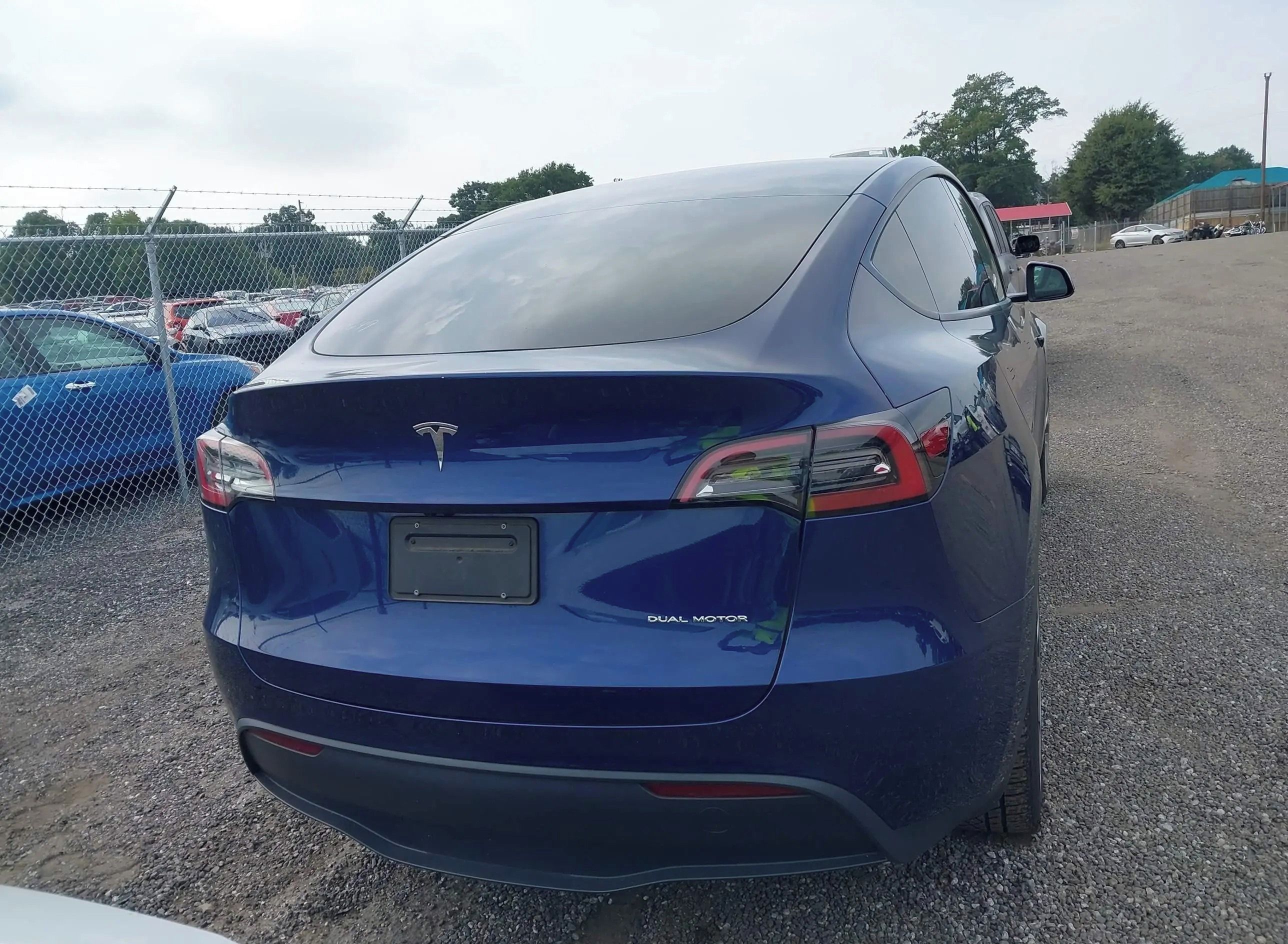 Tesla Model Y, Auto na cestě - fotka 6