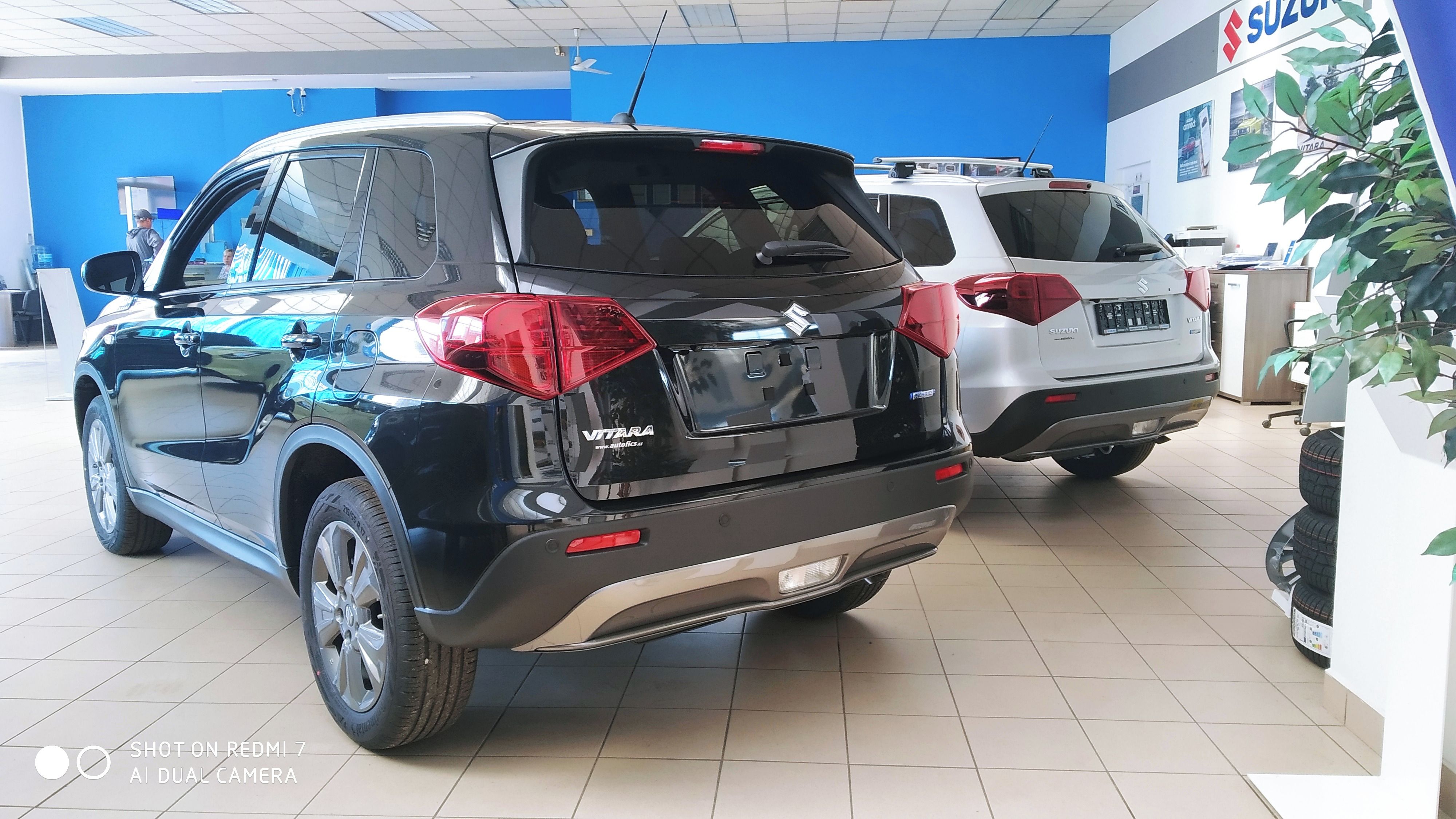 Suzuki Vitara, 1.4 Premium 4x4 Hybrid ZCE - fotka 3