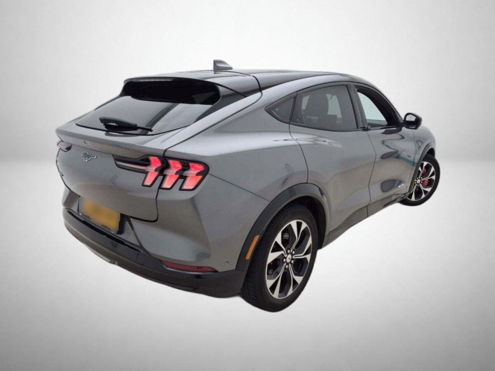 Ford Mustang Mach-E, Standard Range AWD, 4X4 - fotka 2