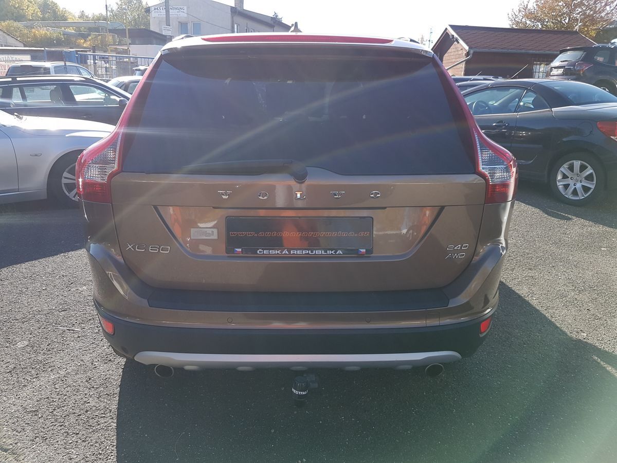Volvo XC60, 2.4D 120KW 4X4 EL. KUFR - fotka 5