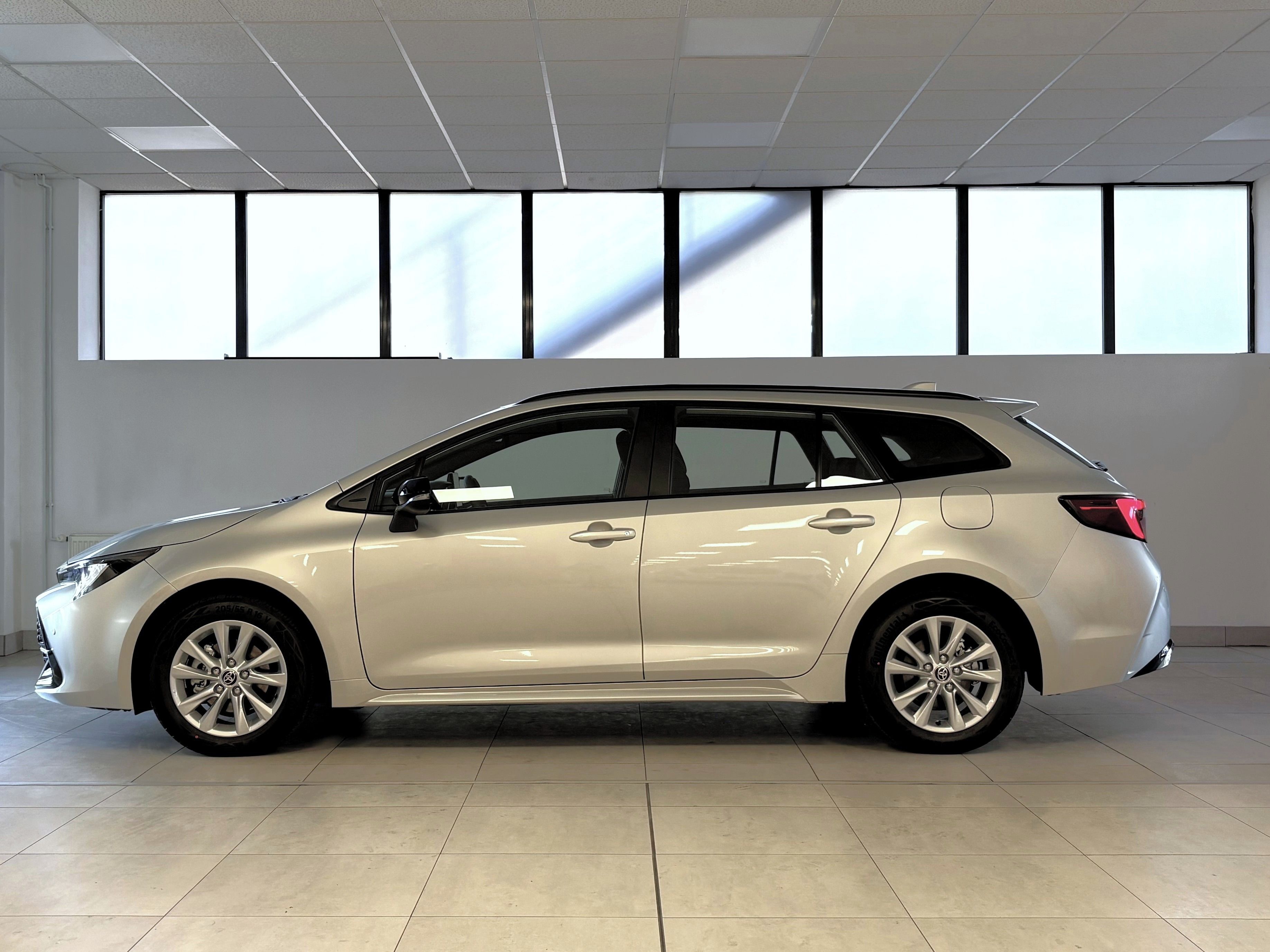 Toyota Corolla, TS, Comfort Tech, 1.8L HEV 140 - fotka 3