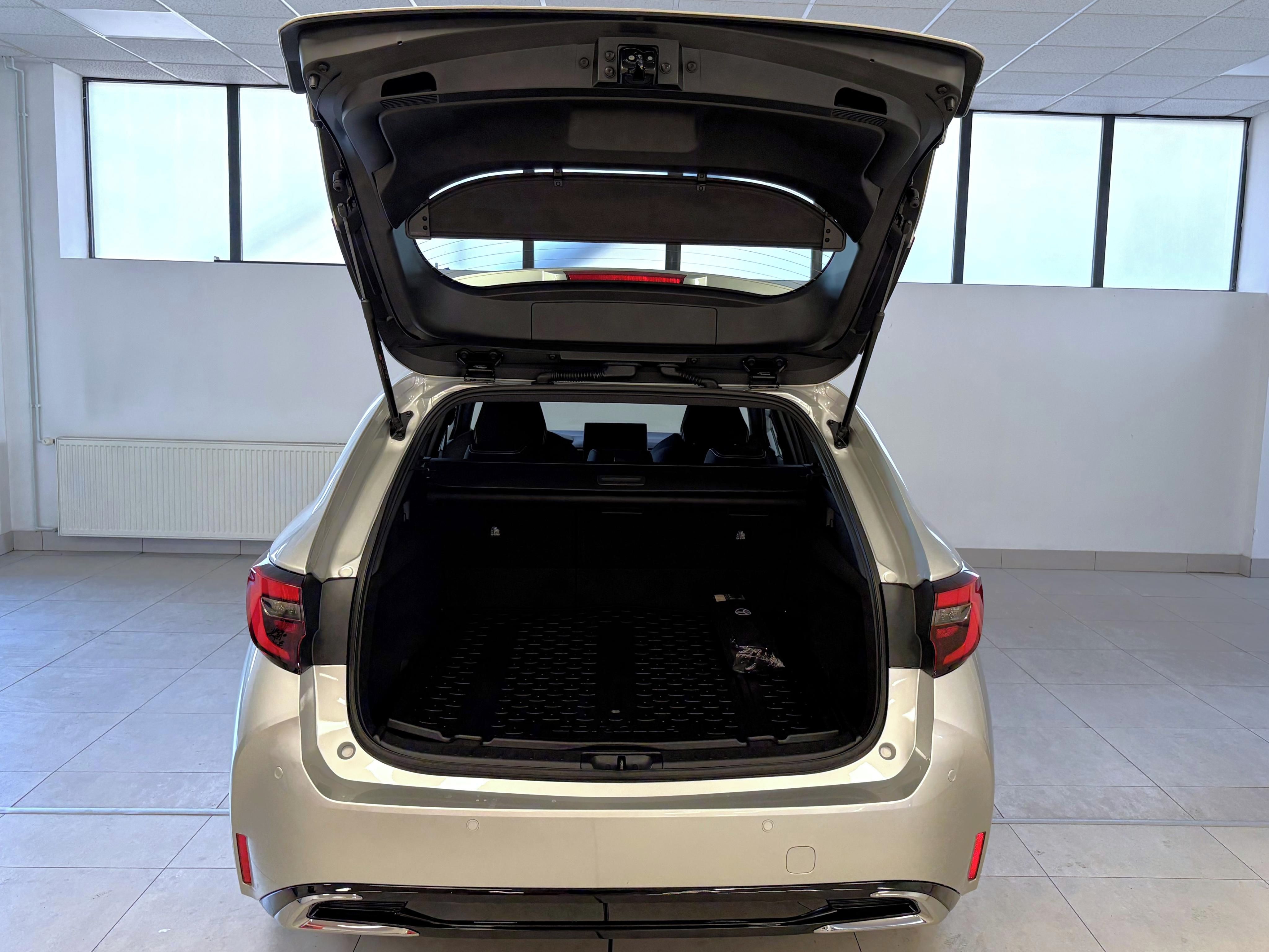Toyota Corolla, TS, Comfort Tech, 1.8L HEV 140 - fotka 6