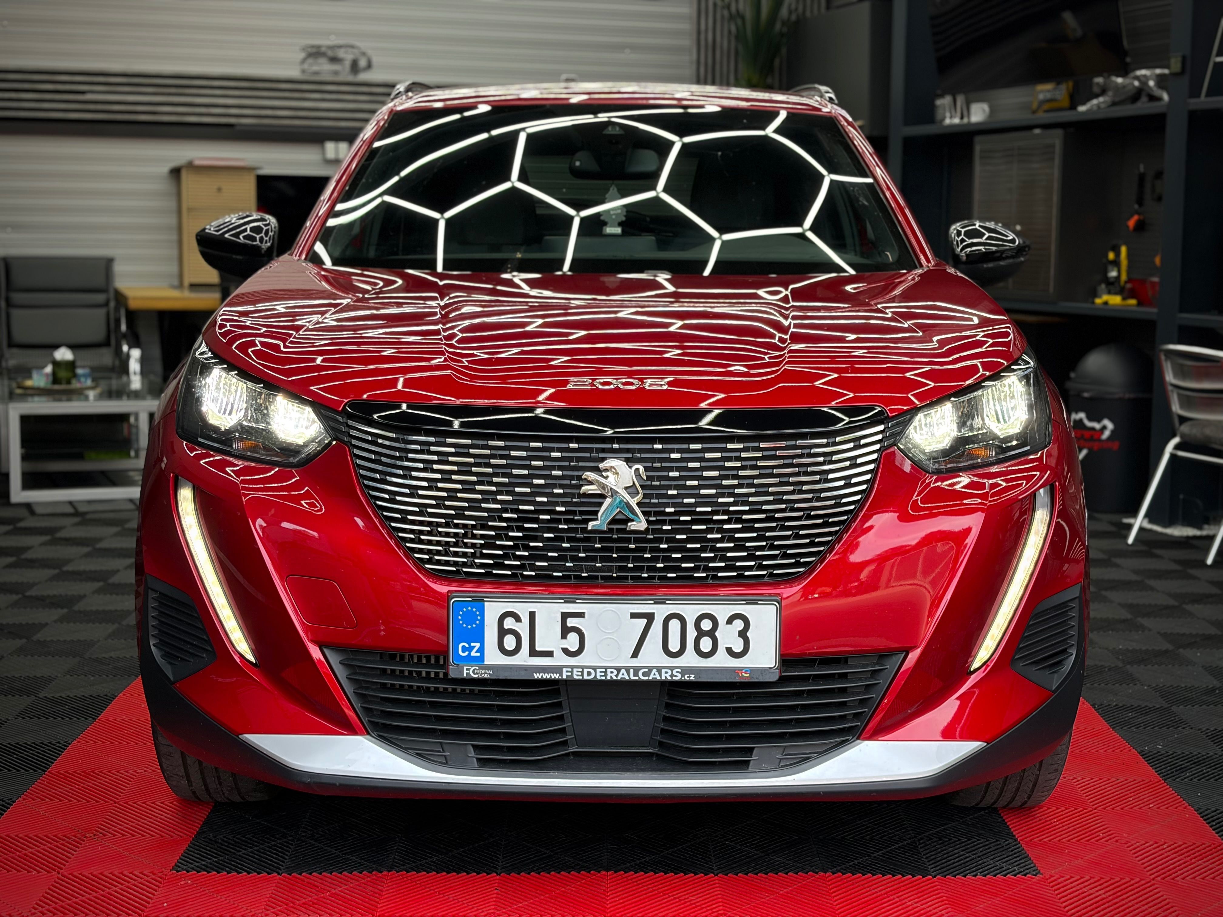 Peugeot 2008, automat, 1.2 96kW - fotka 2