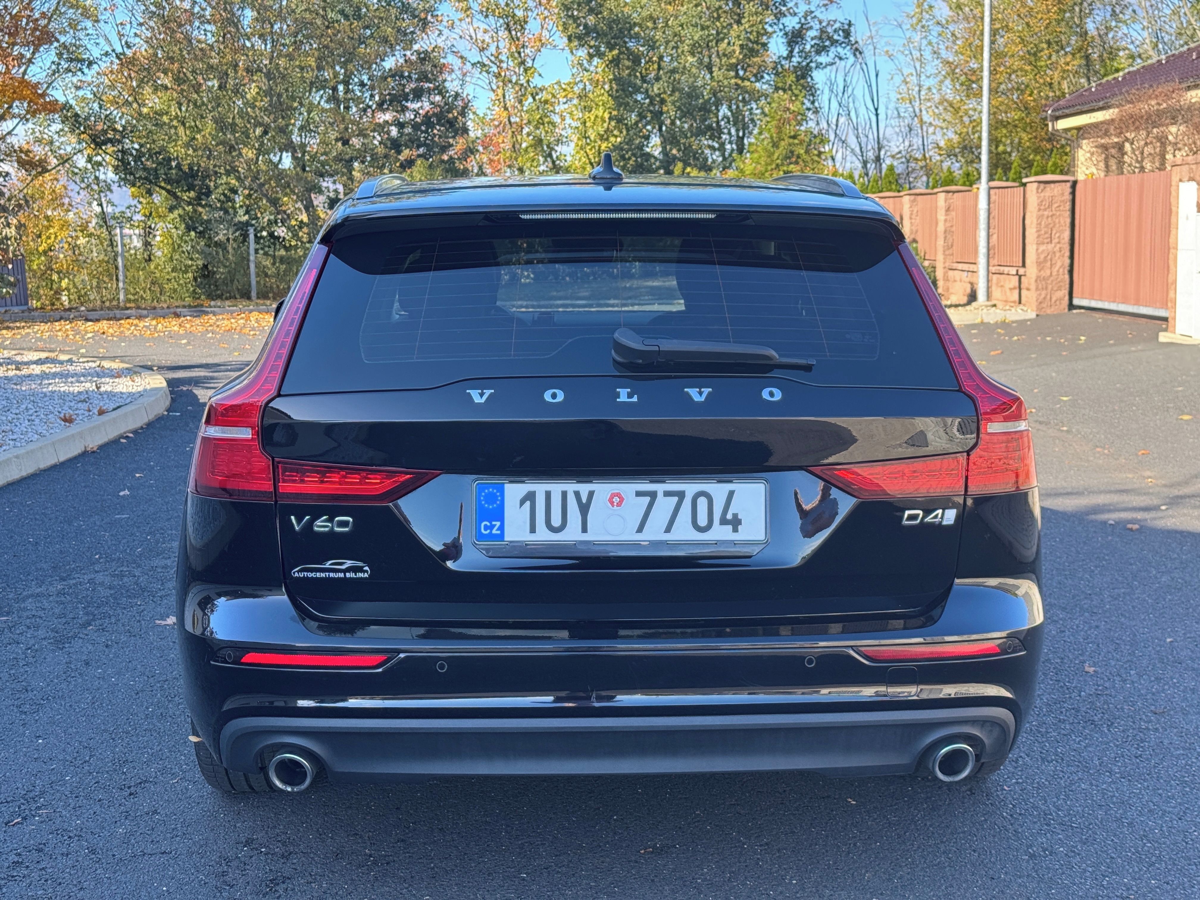 Volvo V60, Volvo V60 2.0 D4 140kW AT8 - fotka 4